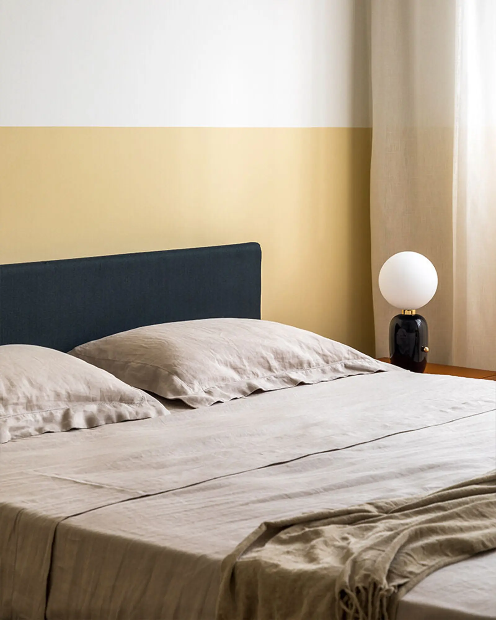 Aballs Table Lamp - Image 4