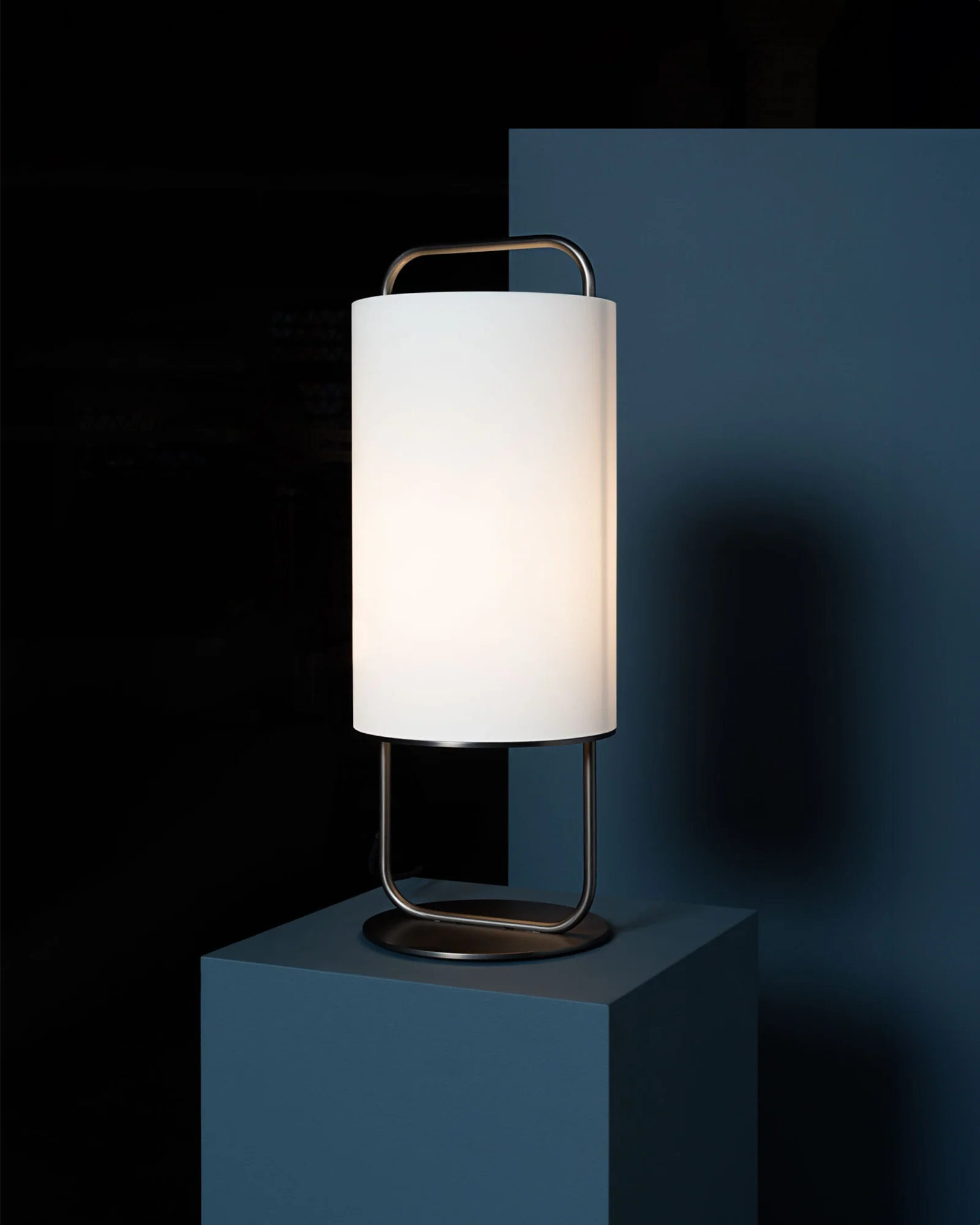 Alistair M Table Lamp - Image 2