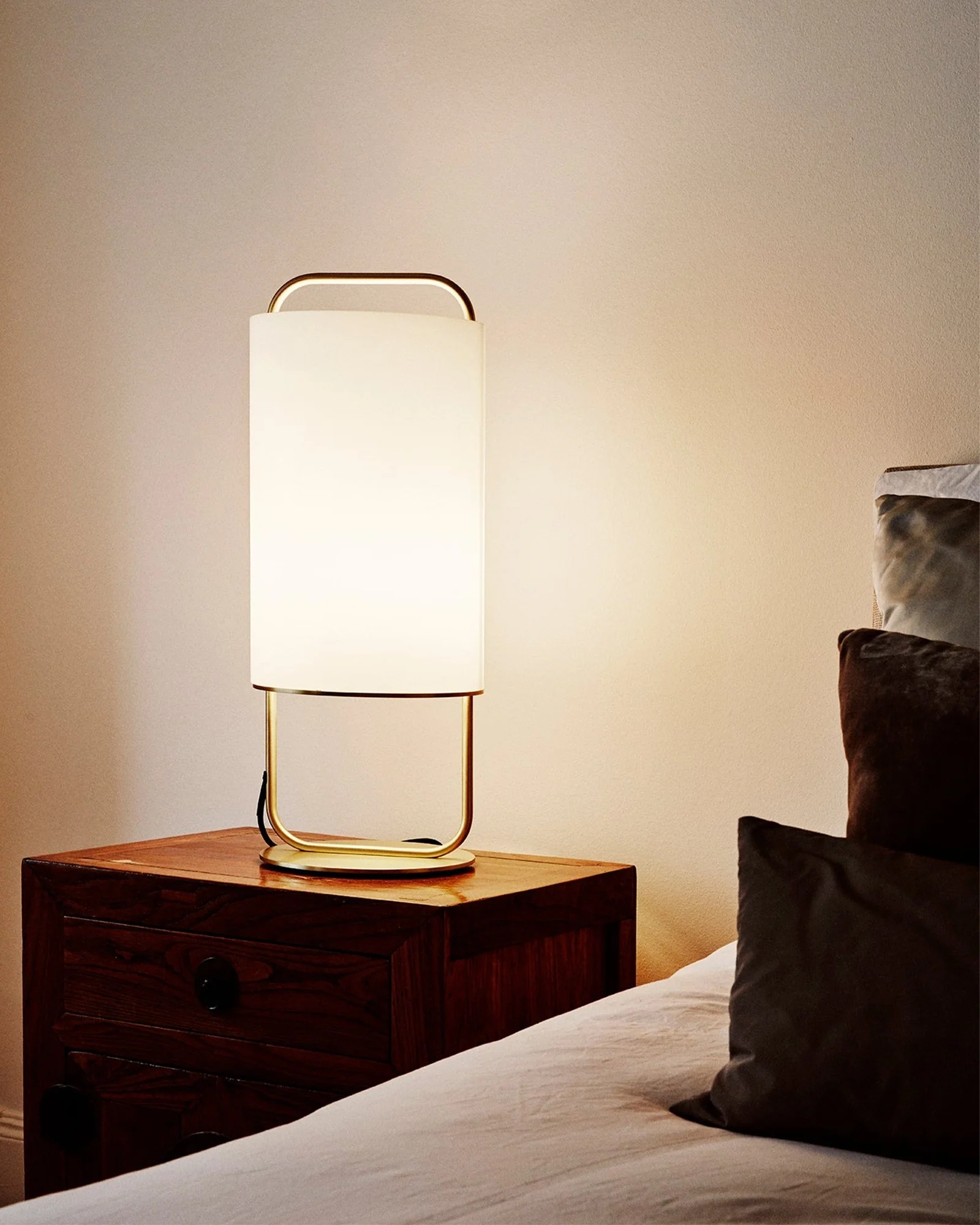 Alistair M Table Lamp - Image 3