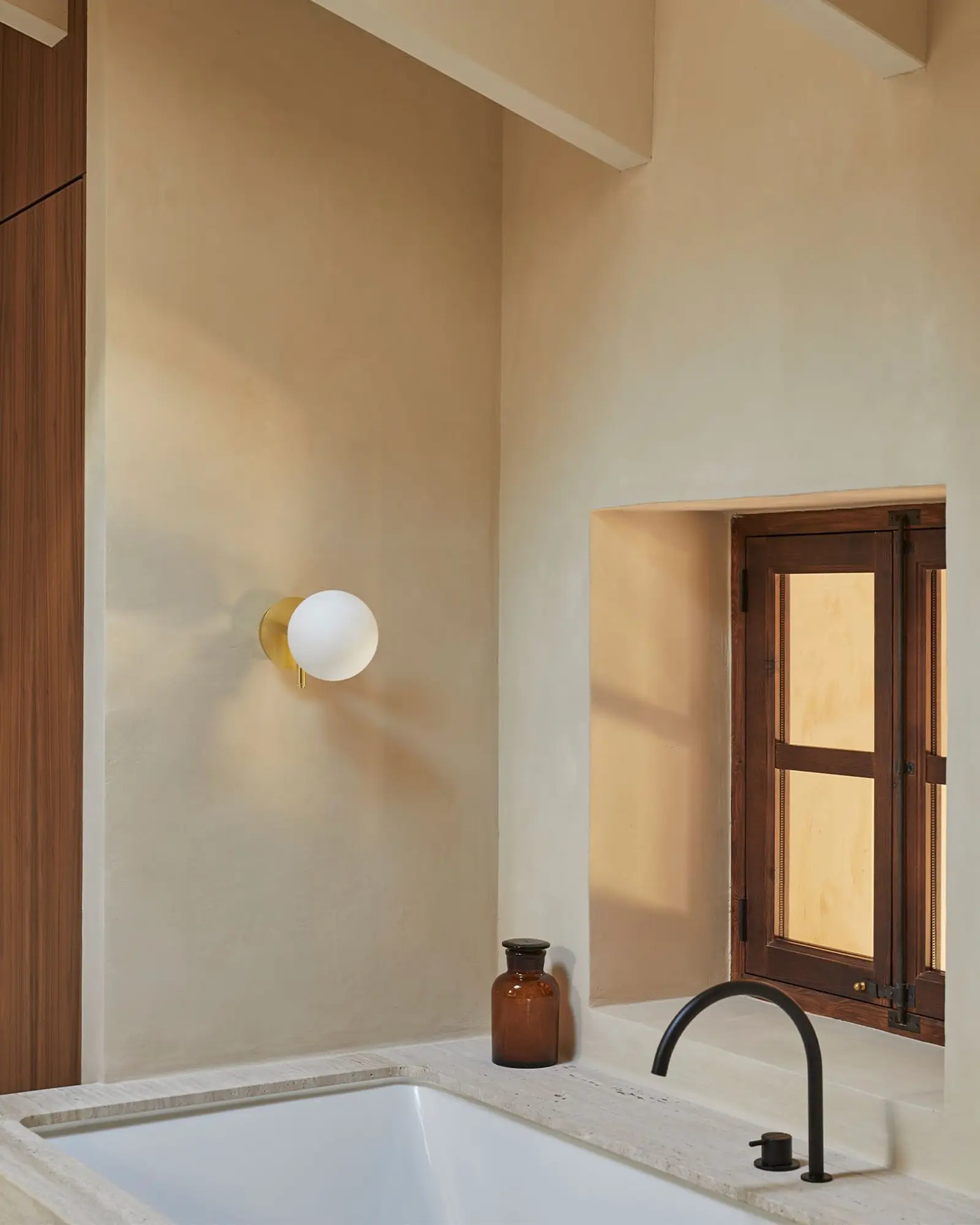 Atom Wall Light