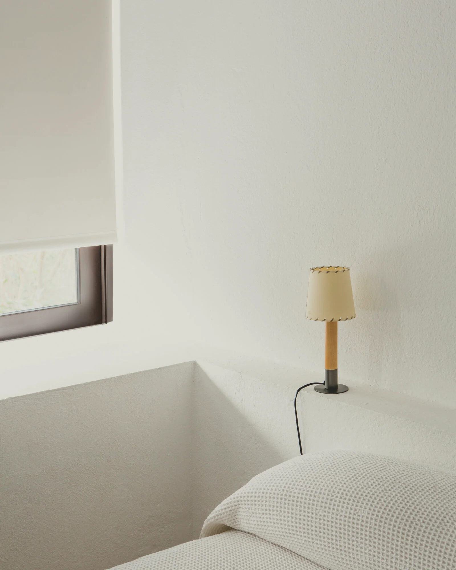 Básica Mínima Table Lamp - Image 6