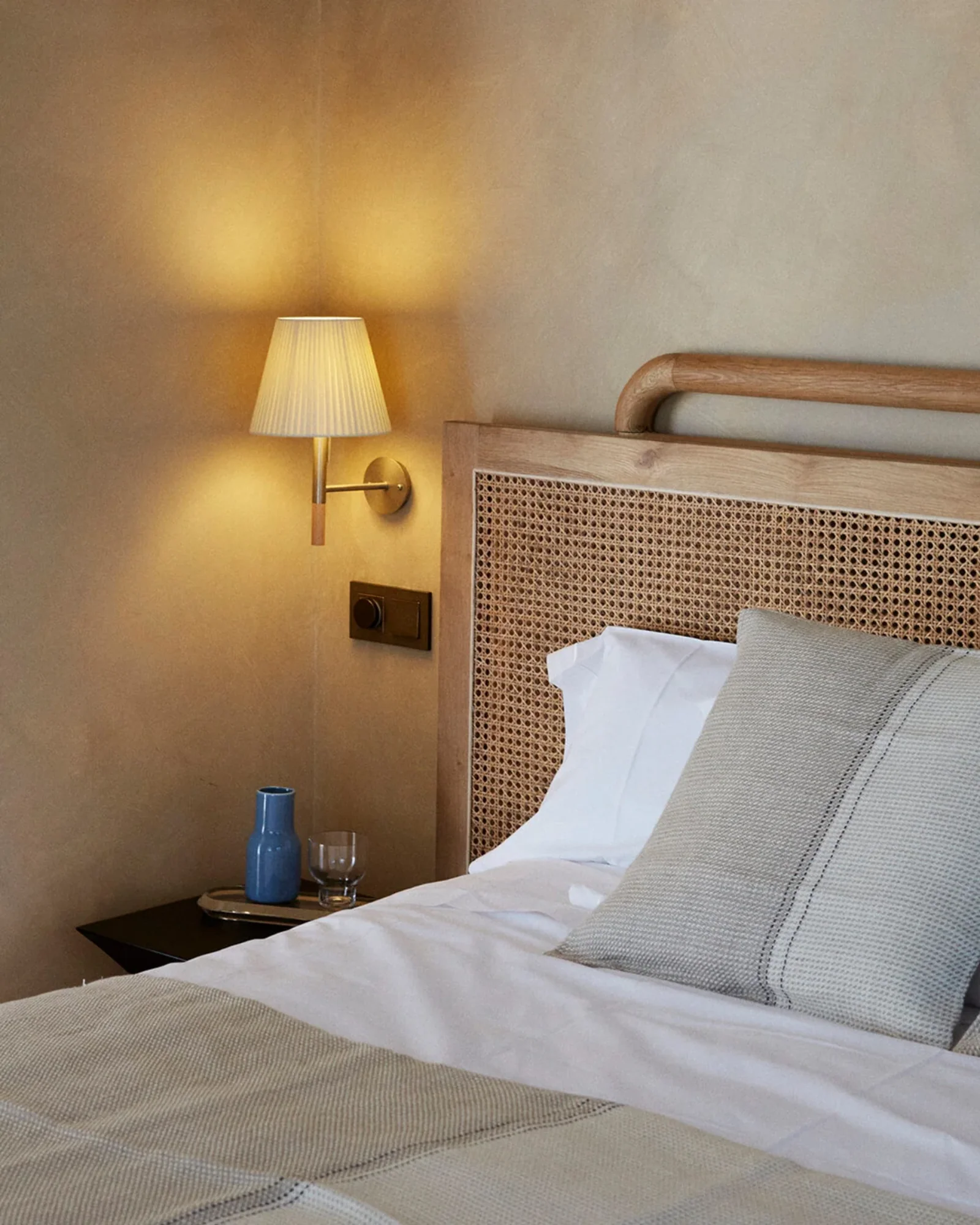 BC Wall Light