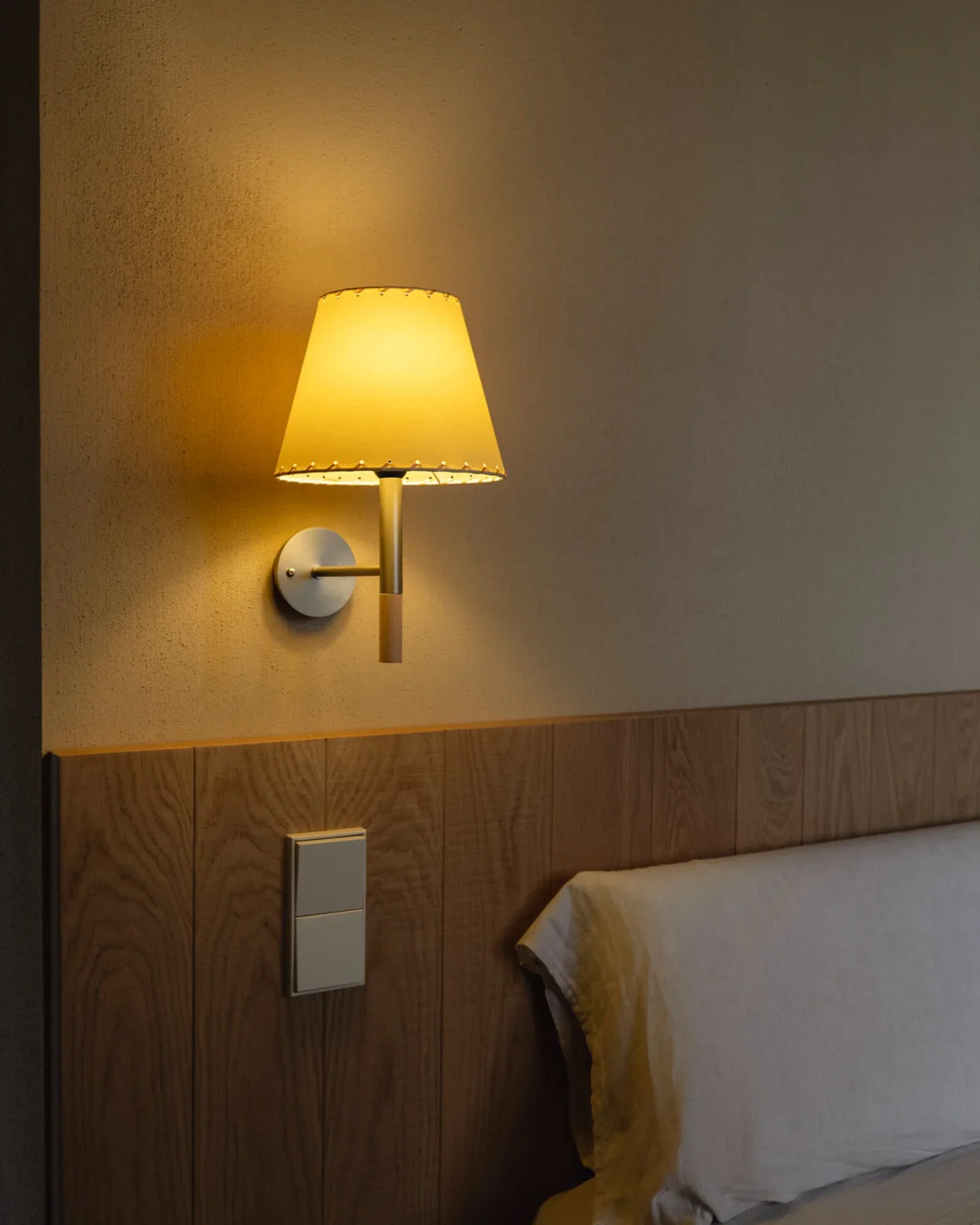BC Wall Light - Image 2
