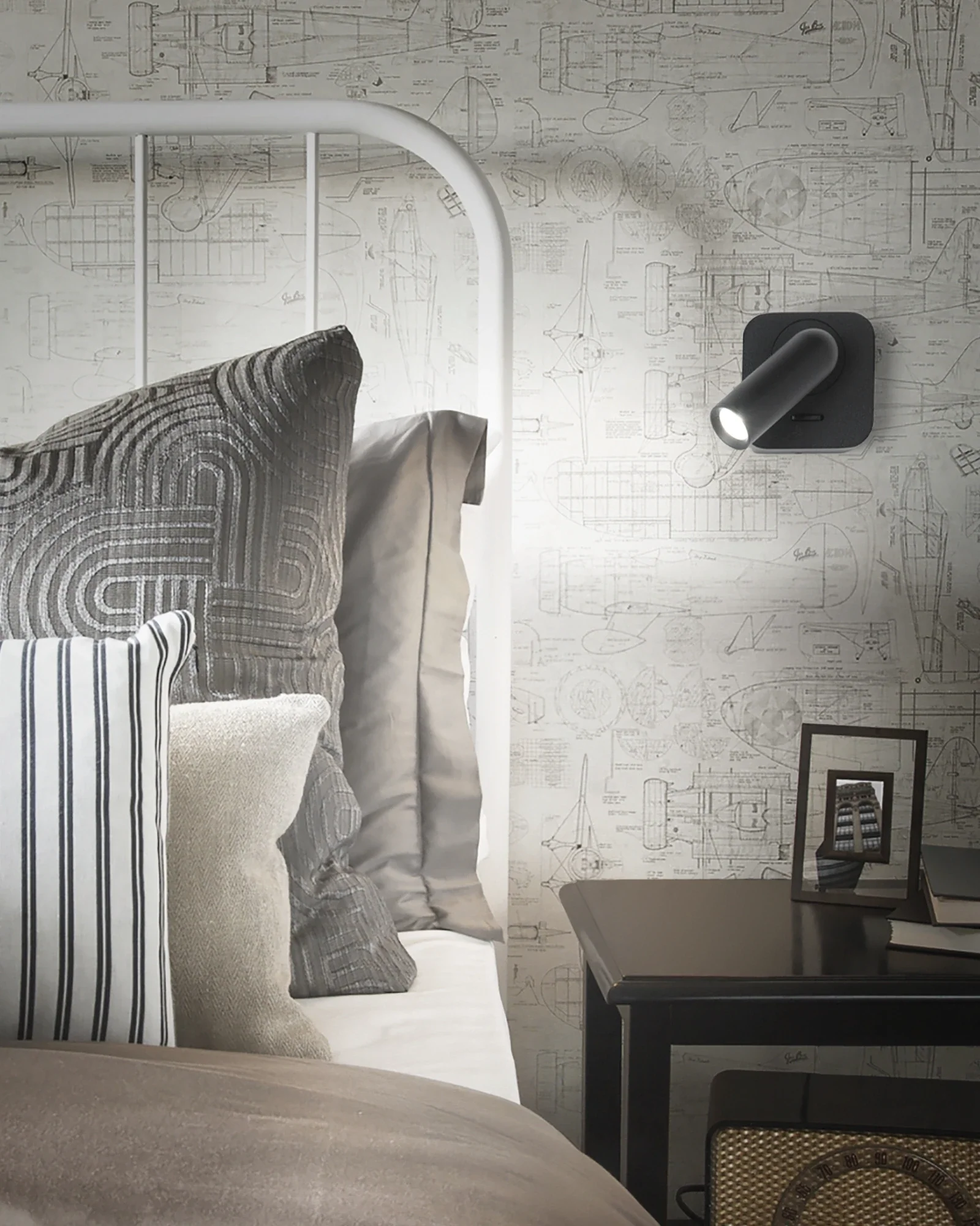 Bean Square Wall Light