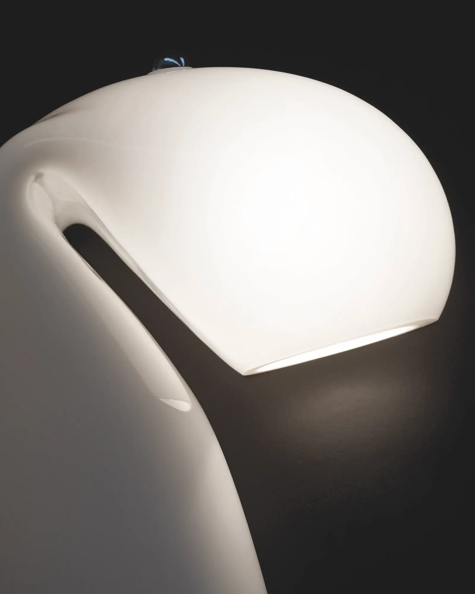 Bissona Table Lamp - Image 3