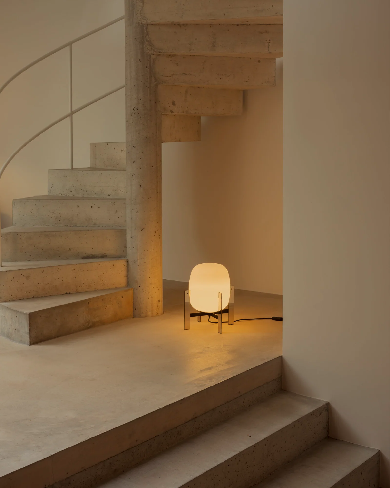 Cesta Metálica Table Lamp - Image 3
