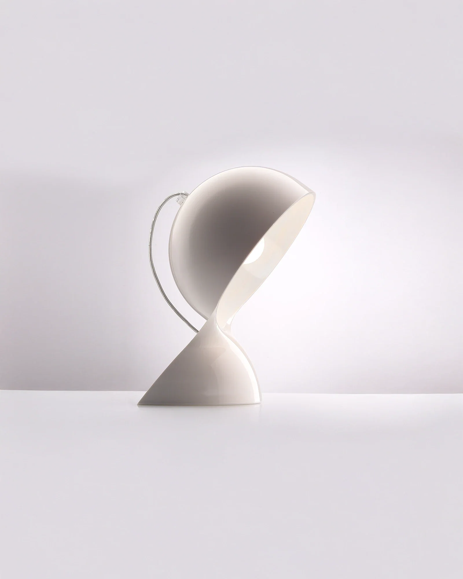 Dalu Table Lamp - Image 9