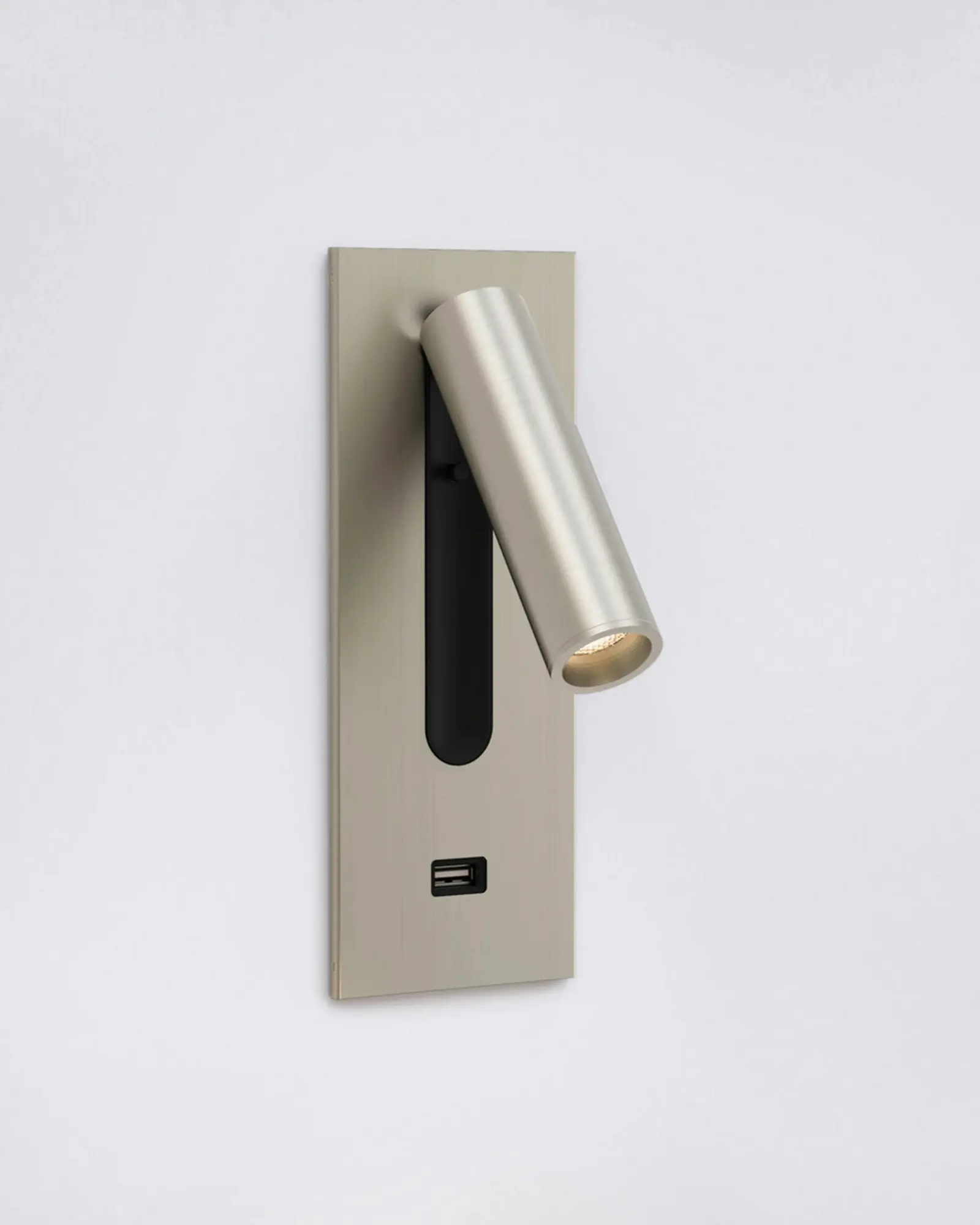 Fuse USB Wall Light - Image 10