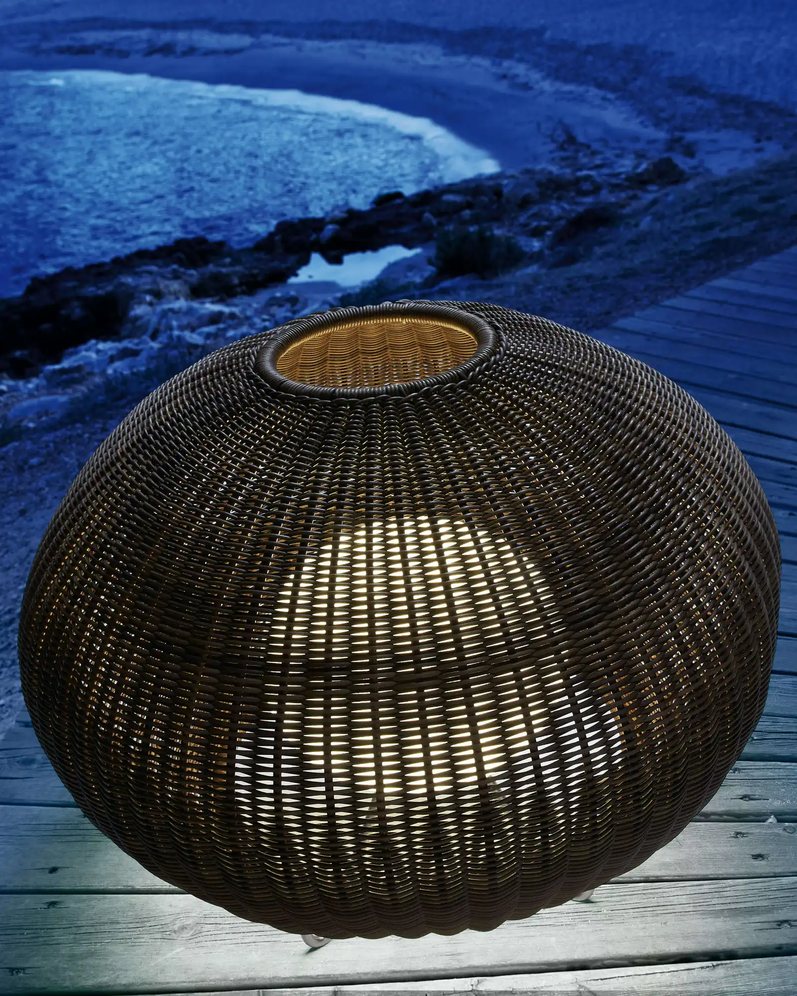 Garota Outdoor Table Lamp - Image 5