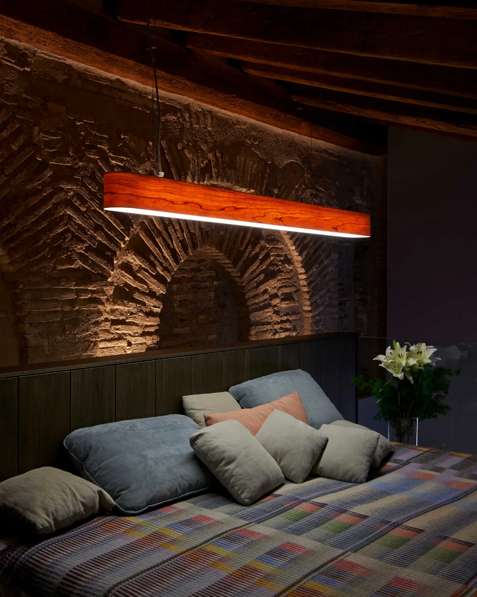 I-Club Slim Pendant Light - Image 3