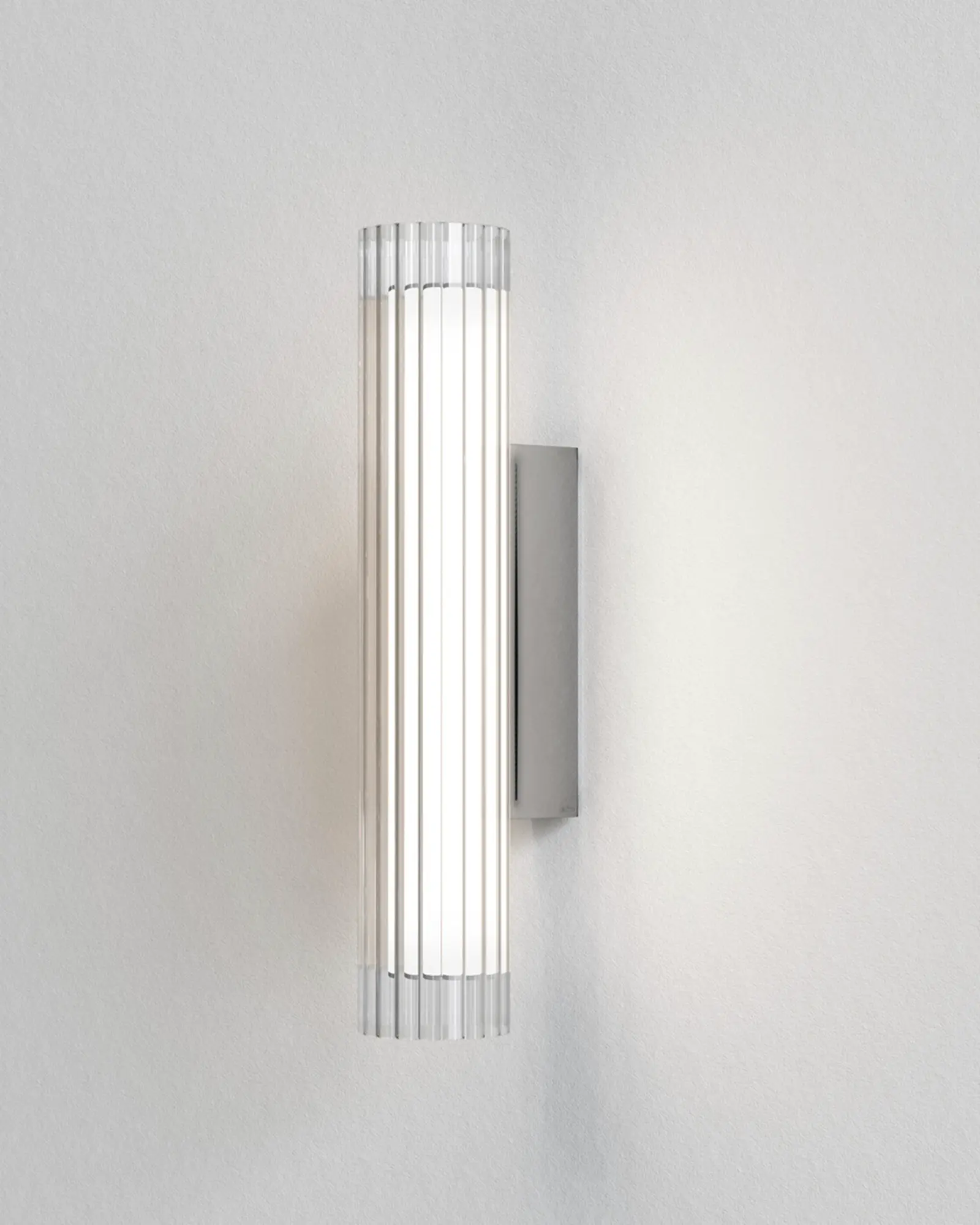 Io Bathroom Wall Light - Image 8