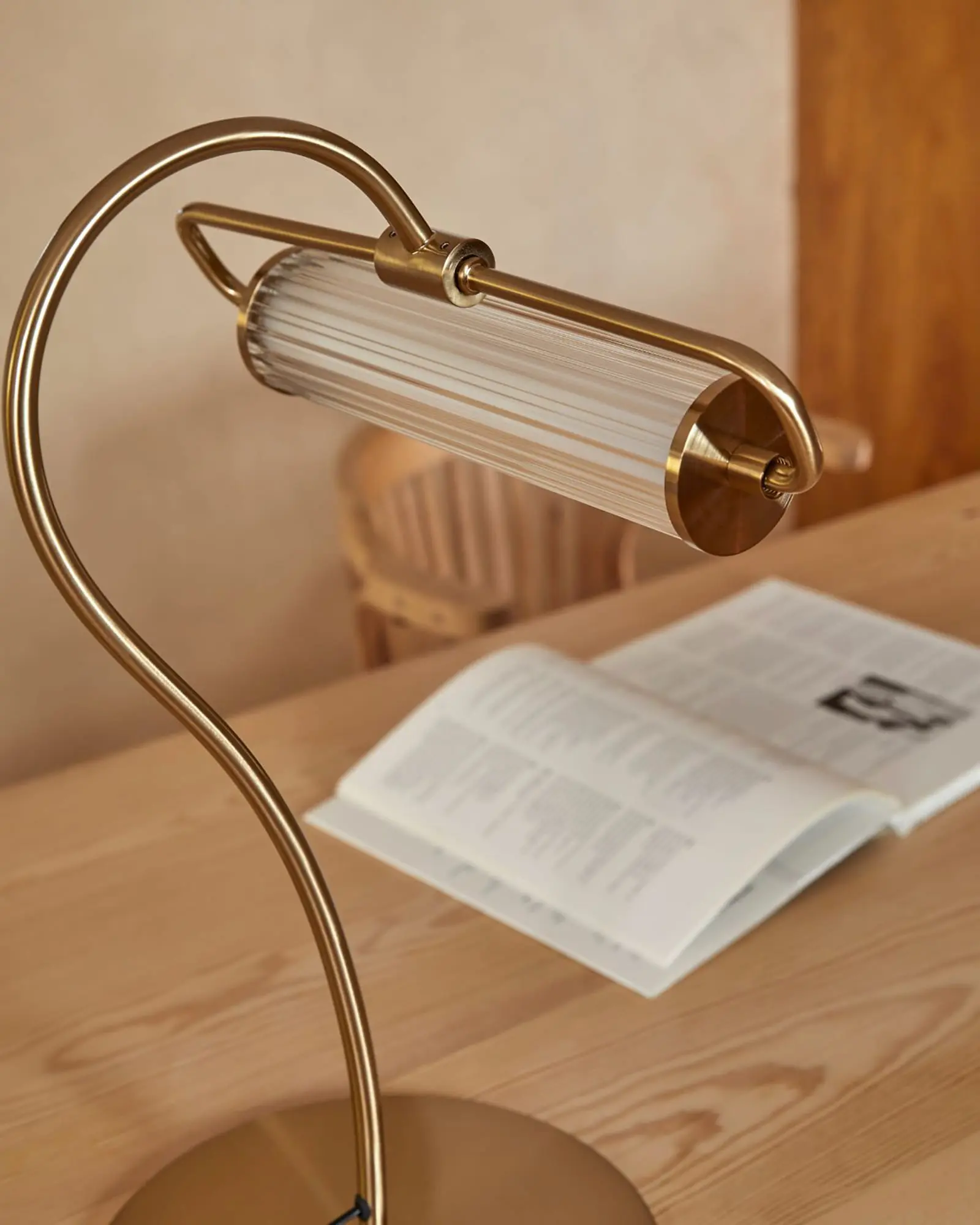 Ison Table Lamp - Image 2
