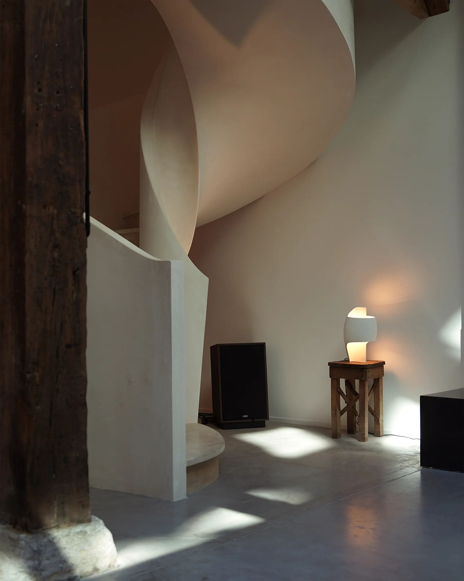 La Lampe B Table Lamp - Image 2