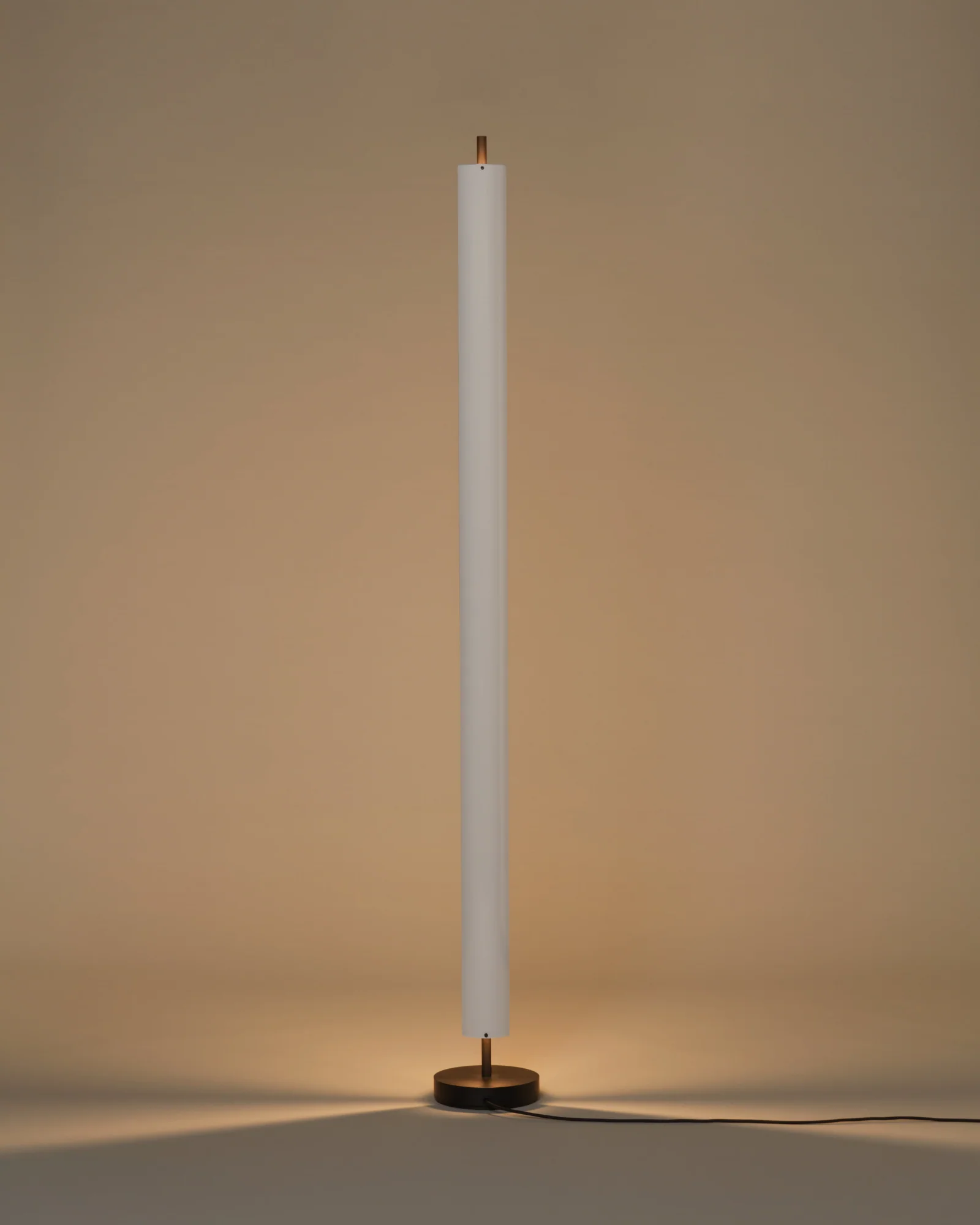 Lamina 165 Floor Lamp