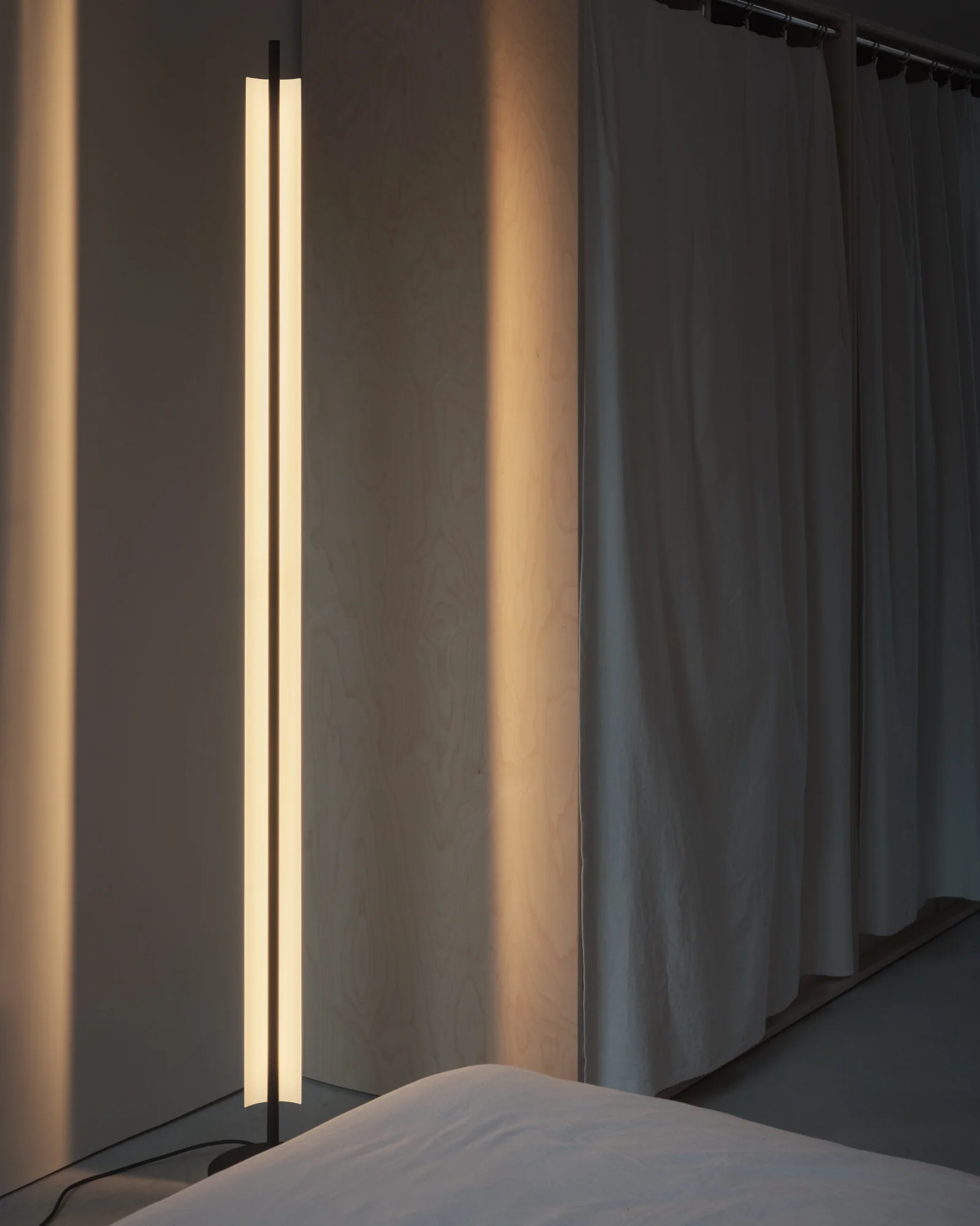 Lamina 165 Floor Lamp - Image 2