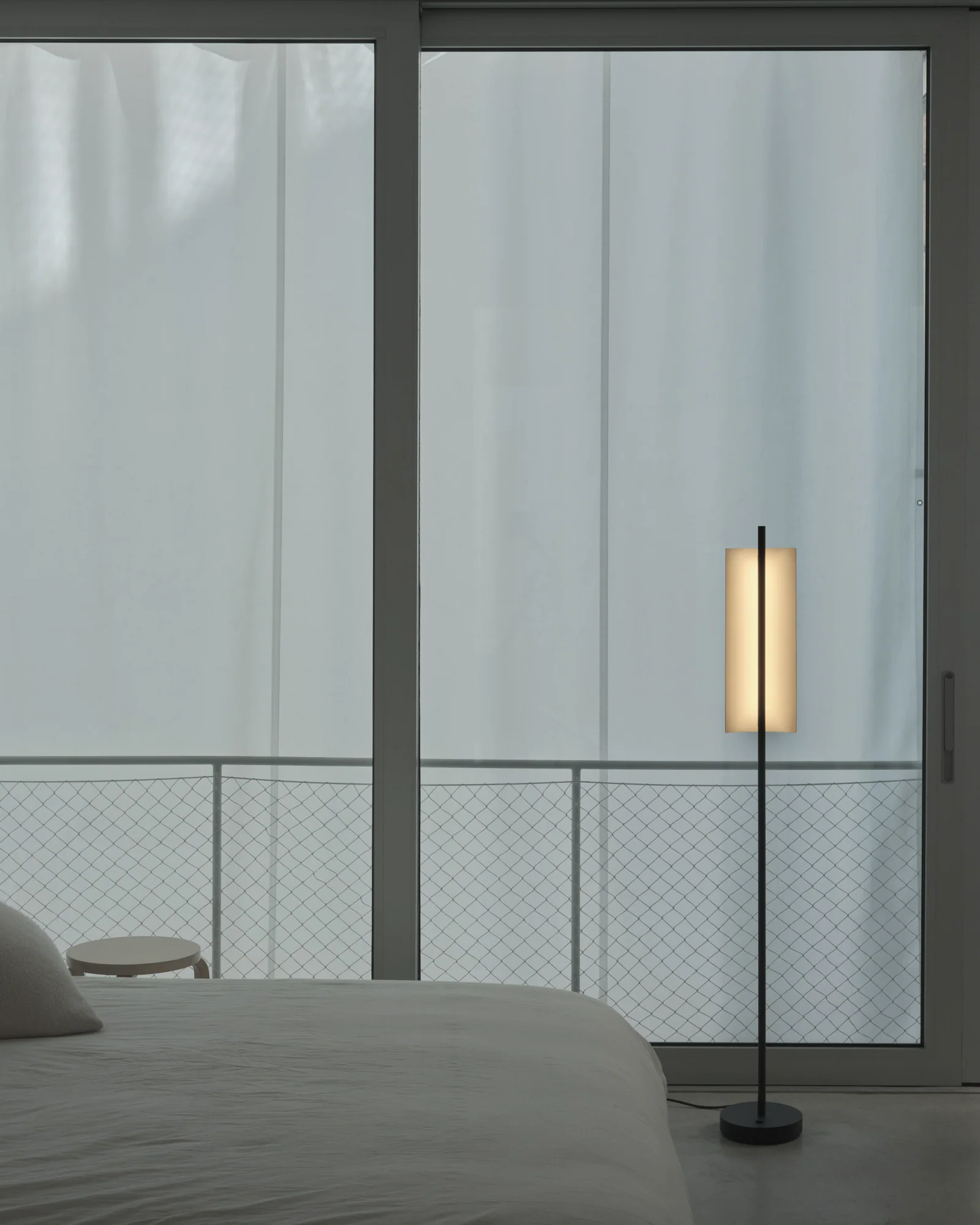Lámina 45 Floor Lamp - Image 4