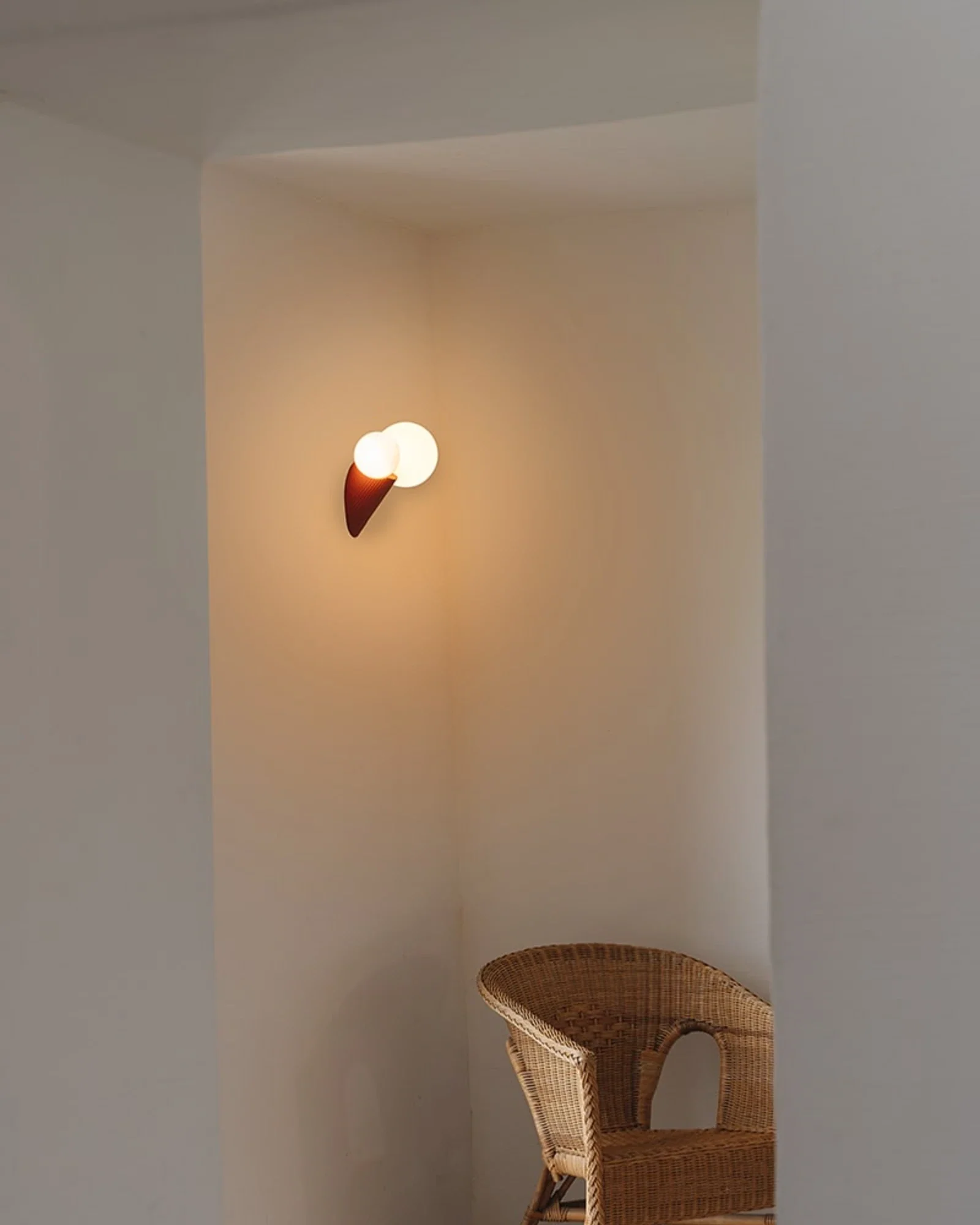 Land 2lt Wall Light