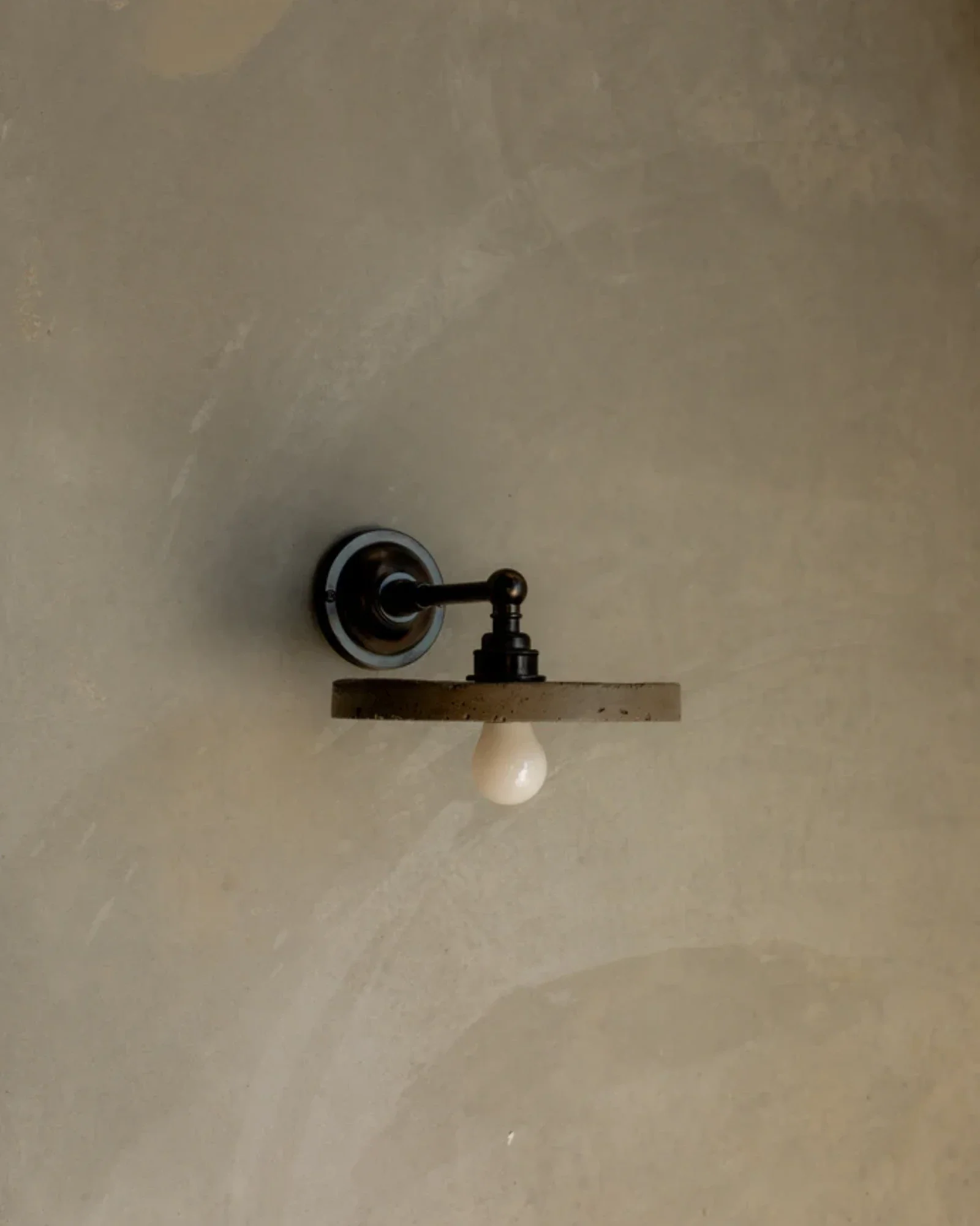 Loman Straight Arm Wall Light - Image 3