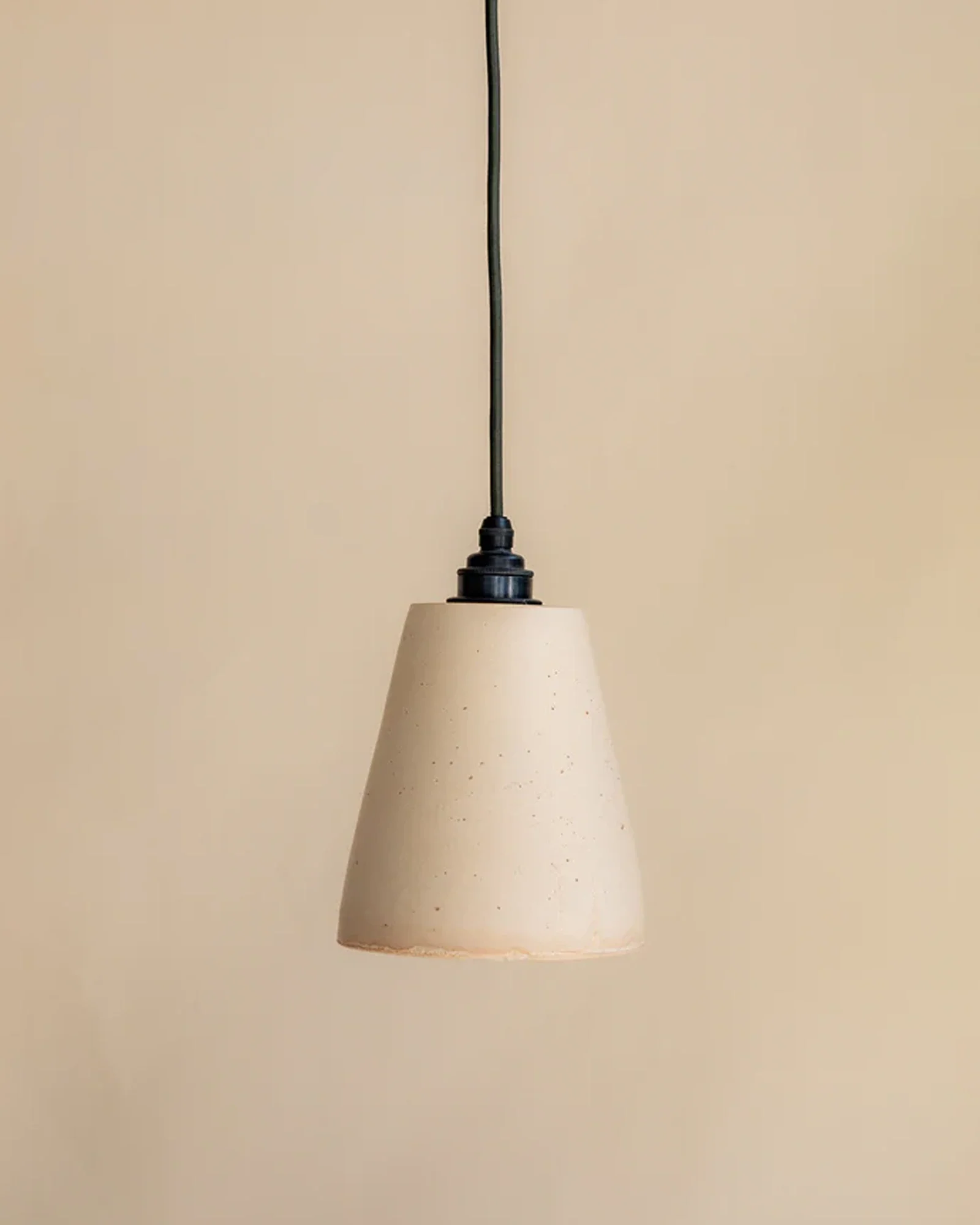 Maca Pendant Light