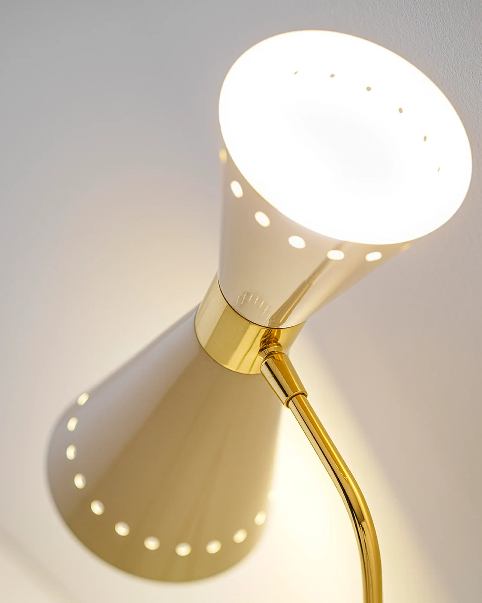 Megafono Table Lamp - Image 5