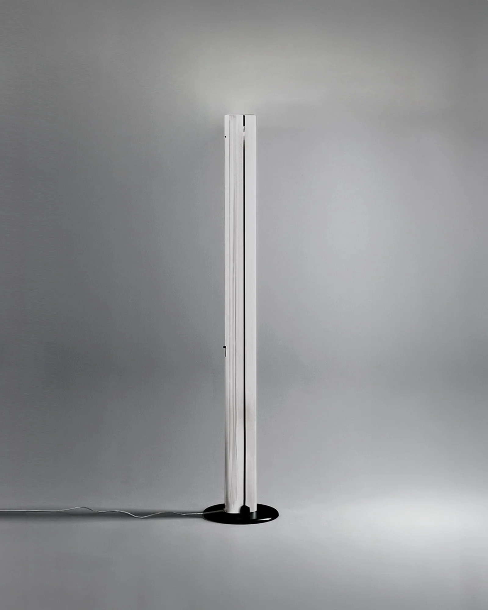 Megaron Floor Lamp - Image 3