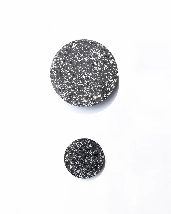O2 Terrazzo Outdoor Wall Light - Image 3