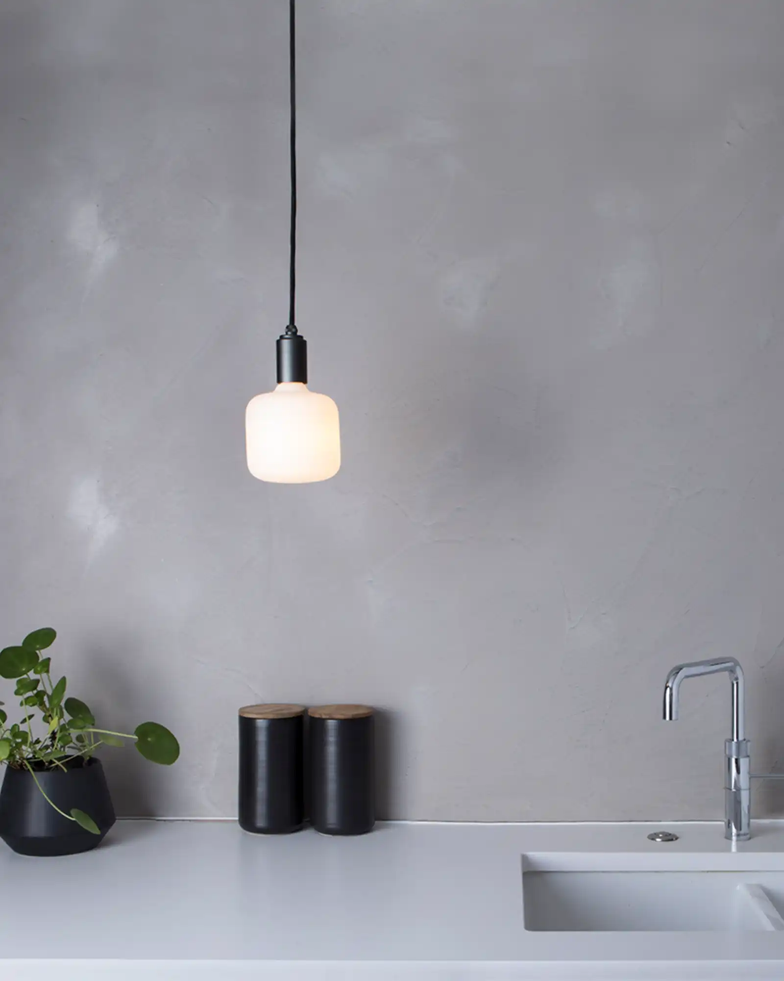 Oblo Pendant Light