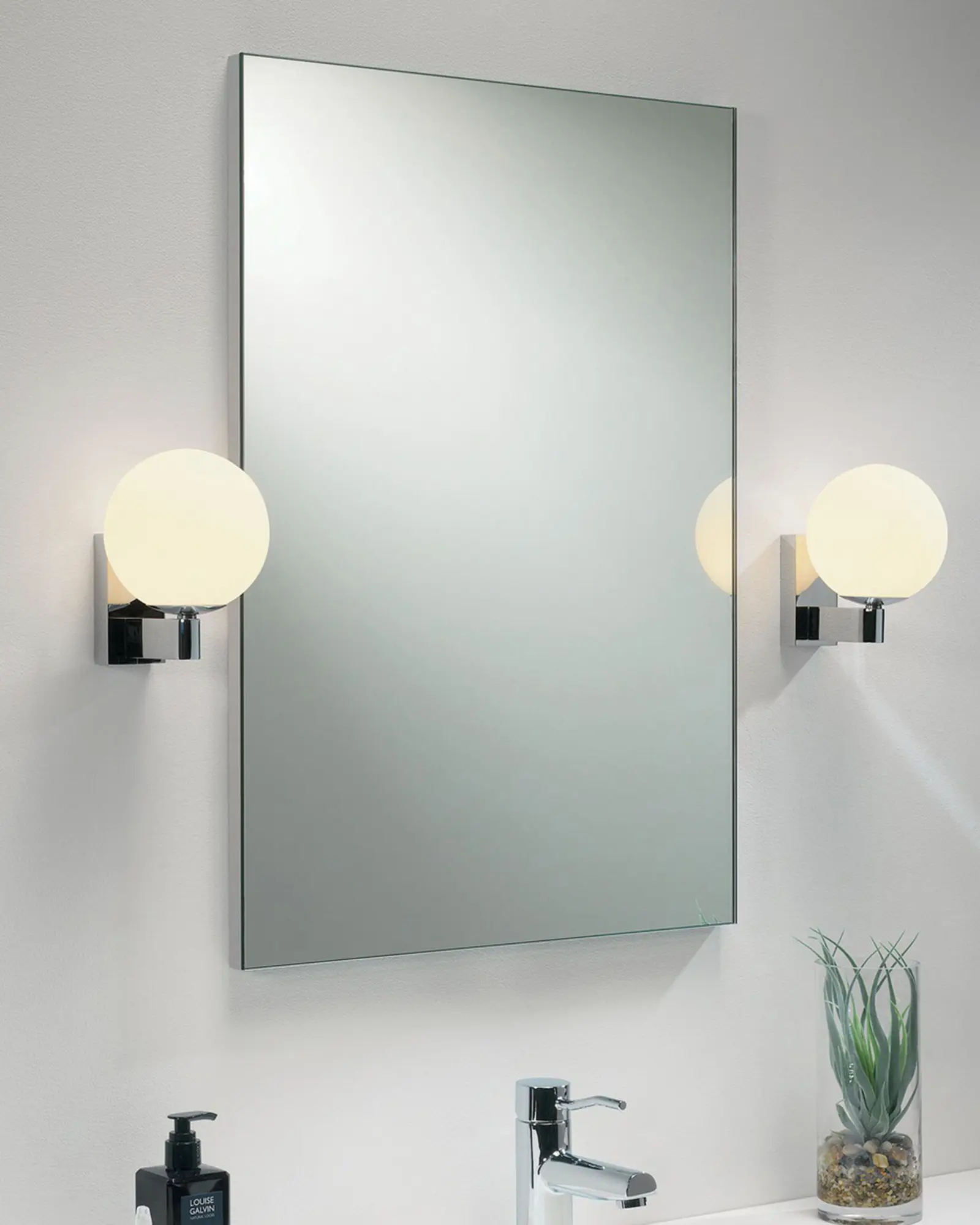 Sagara Wall Light - Image 2