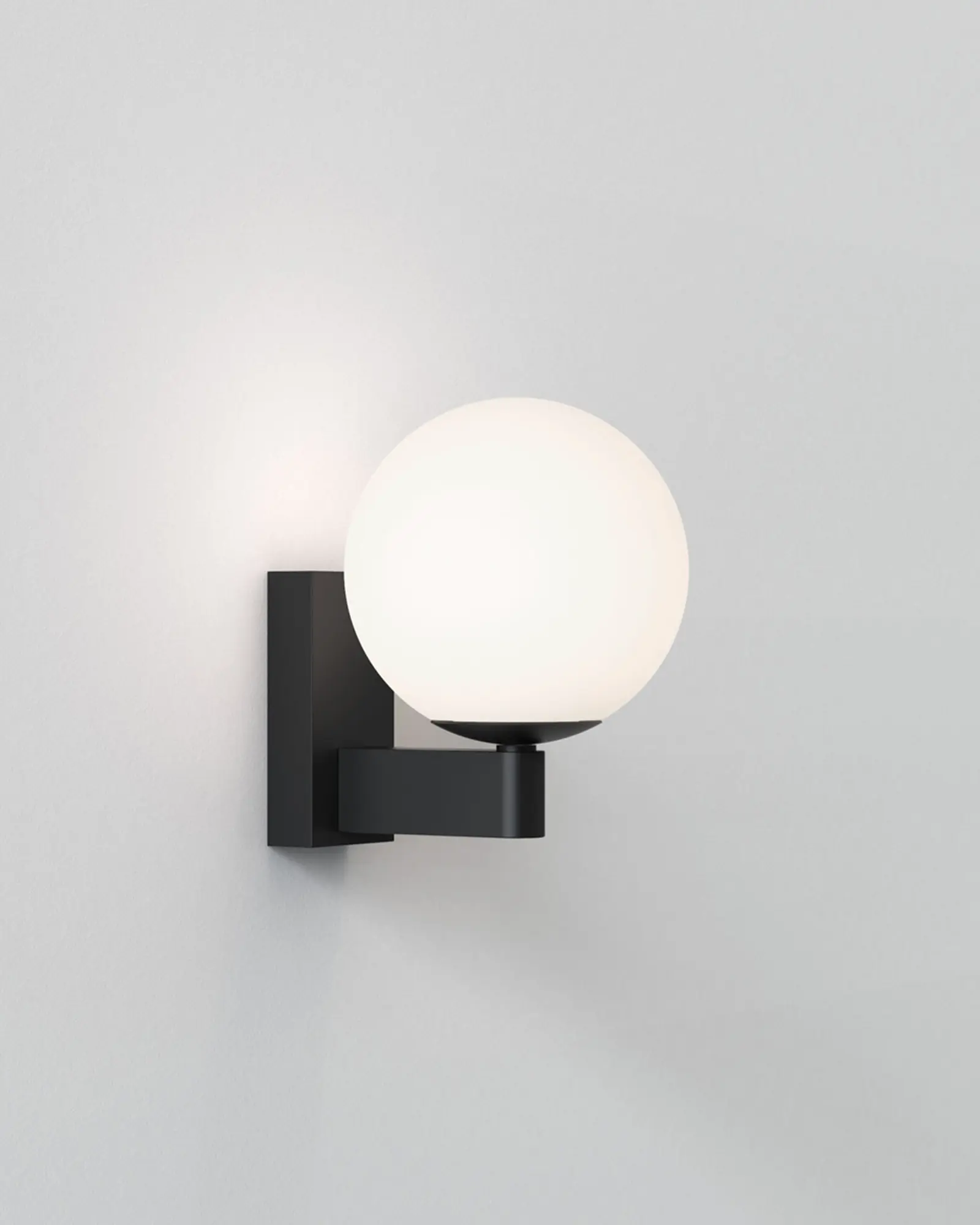 Sagara Wall Light - Image 4