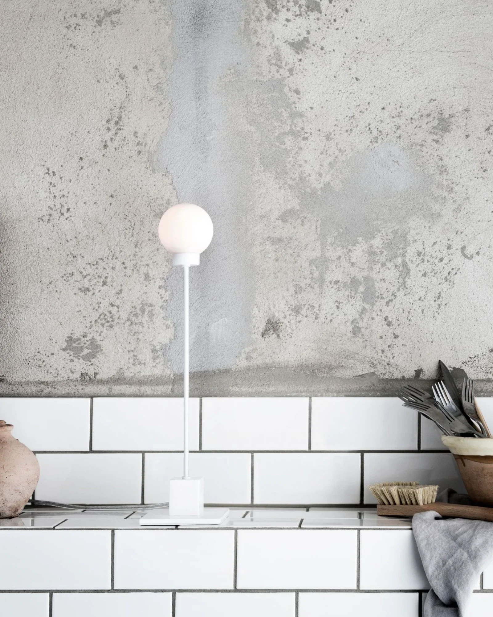 Snowball Table Lamp - Image 3