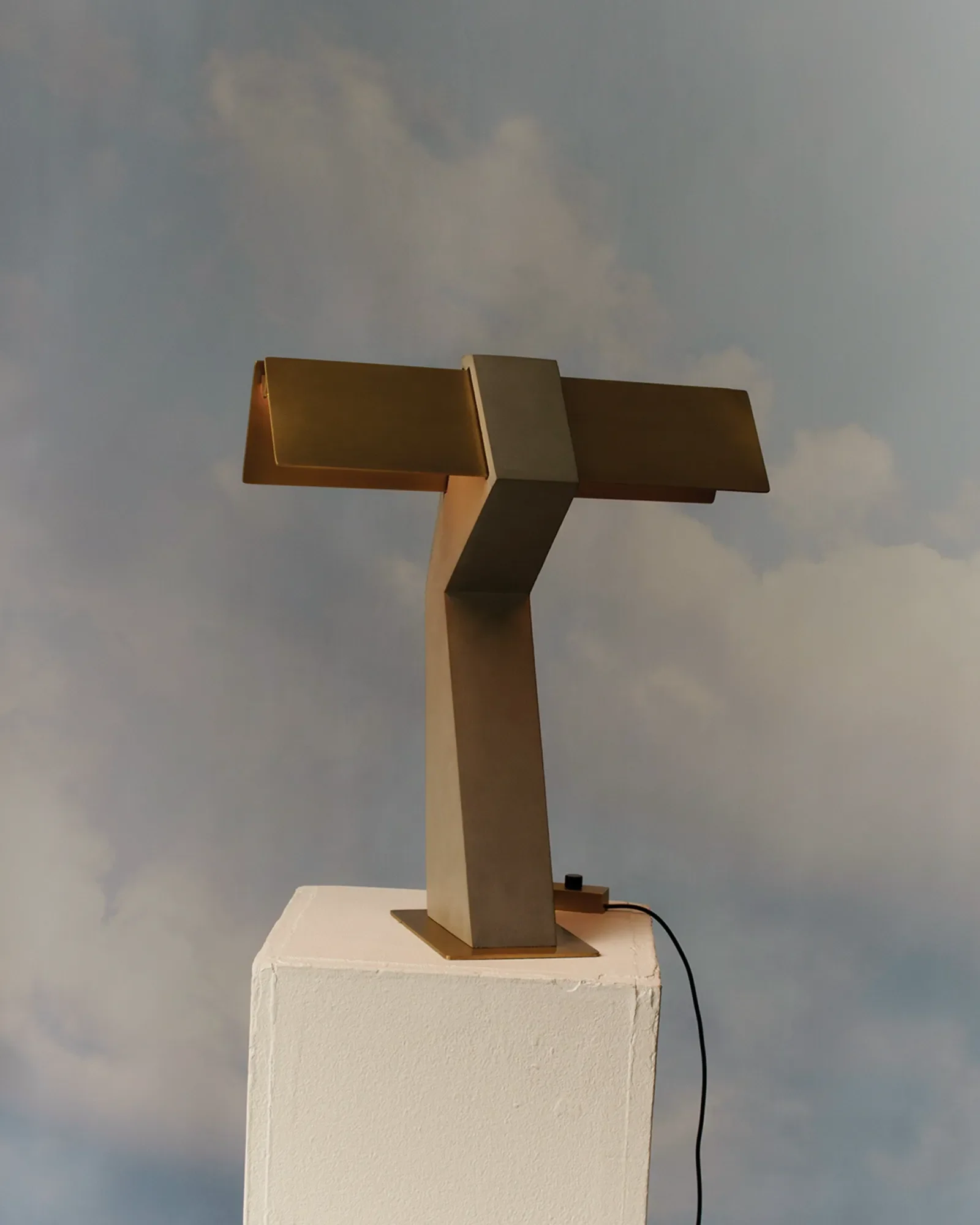 Tau Table Lamp - Image 4