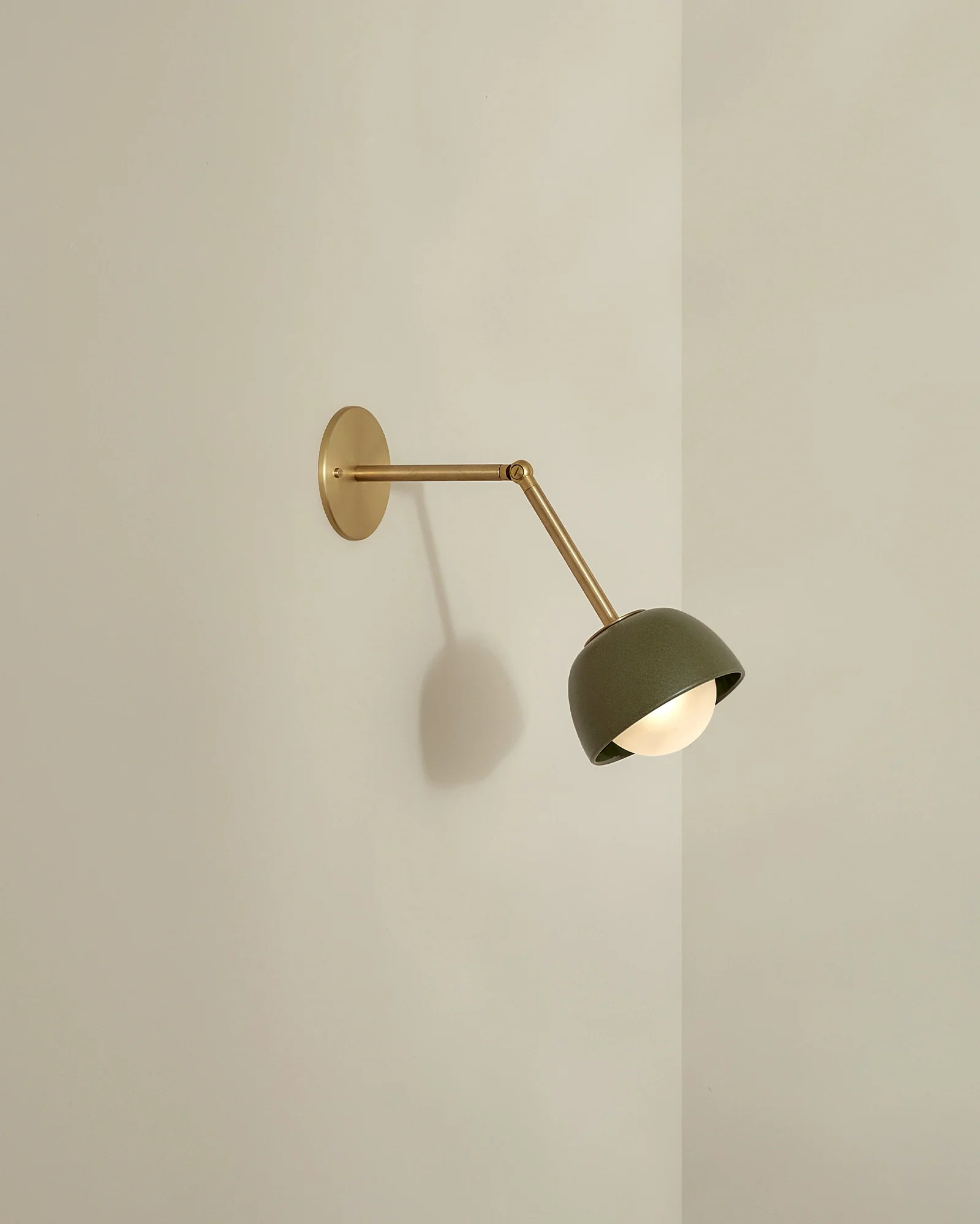 Terra 0 Long Arm Wall Light - Image 14