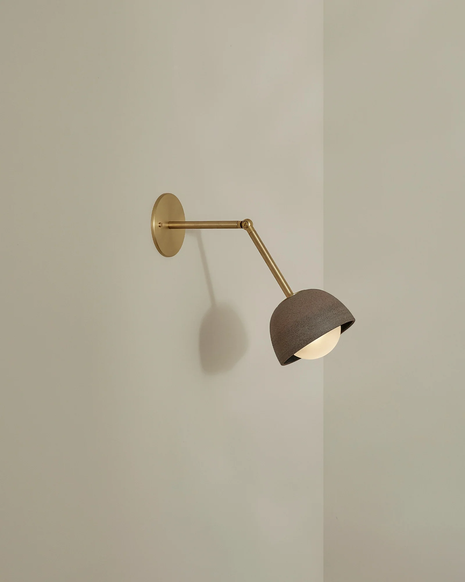 Terra 0 Long Arm Wall Light - Image 17