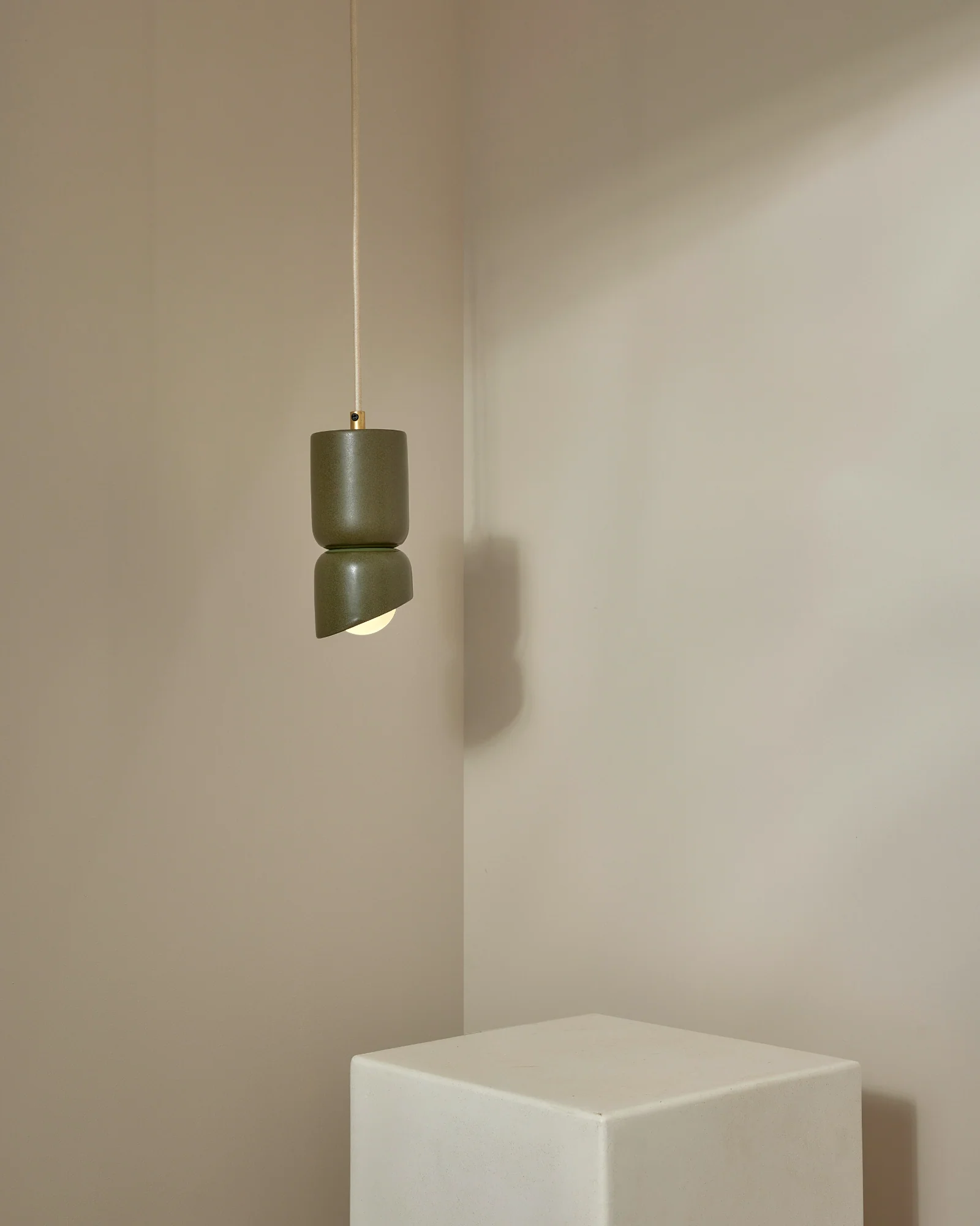 Terra 1.5 Pendant Light - Image 14