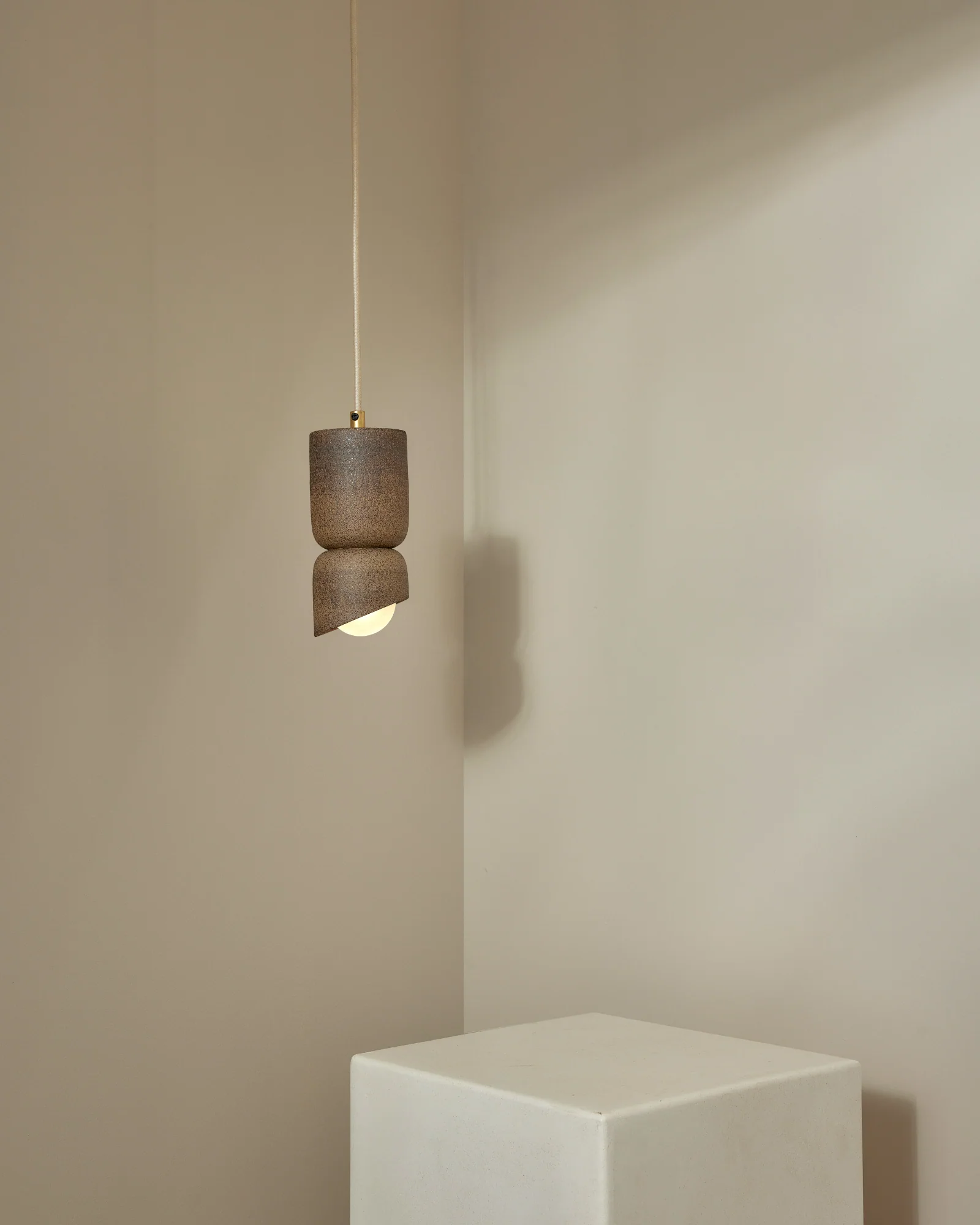 Terra 1.5 Pendant Light - Image 20