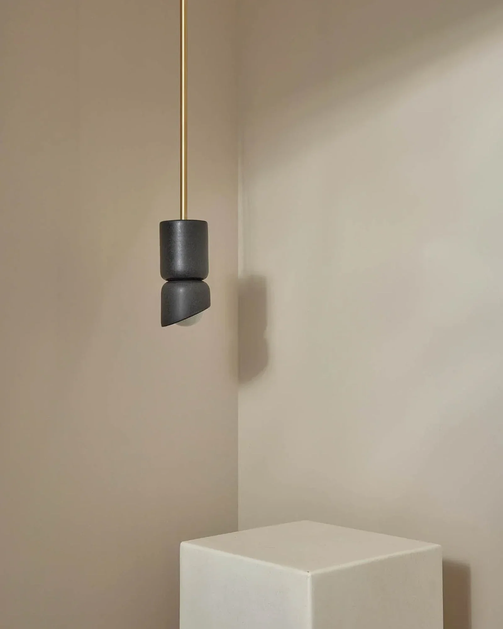 Terra 1.5 Pendant Light - Image 40
