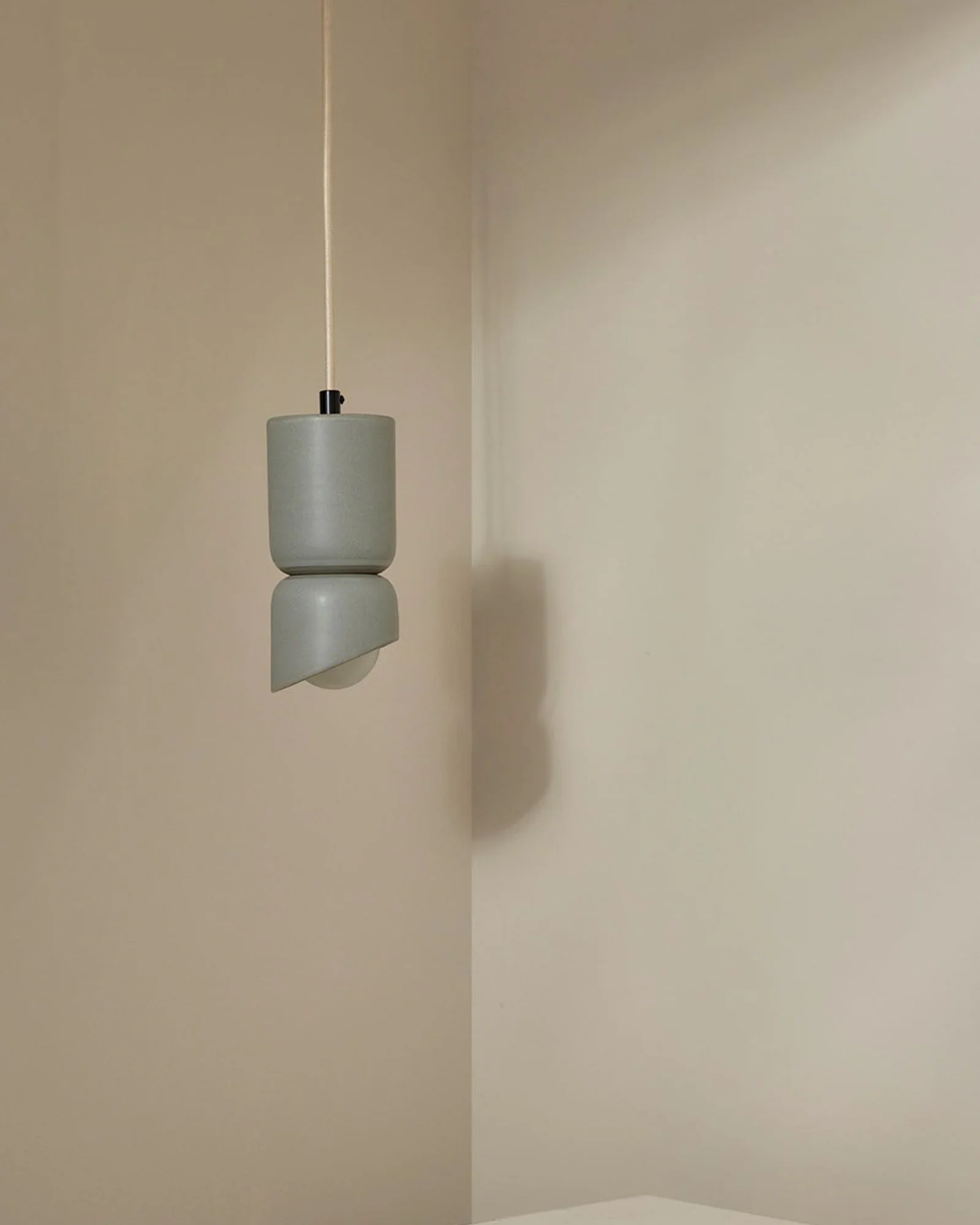 Terra 1.5 Pendant Light - Image 49