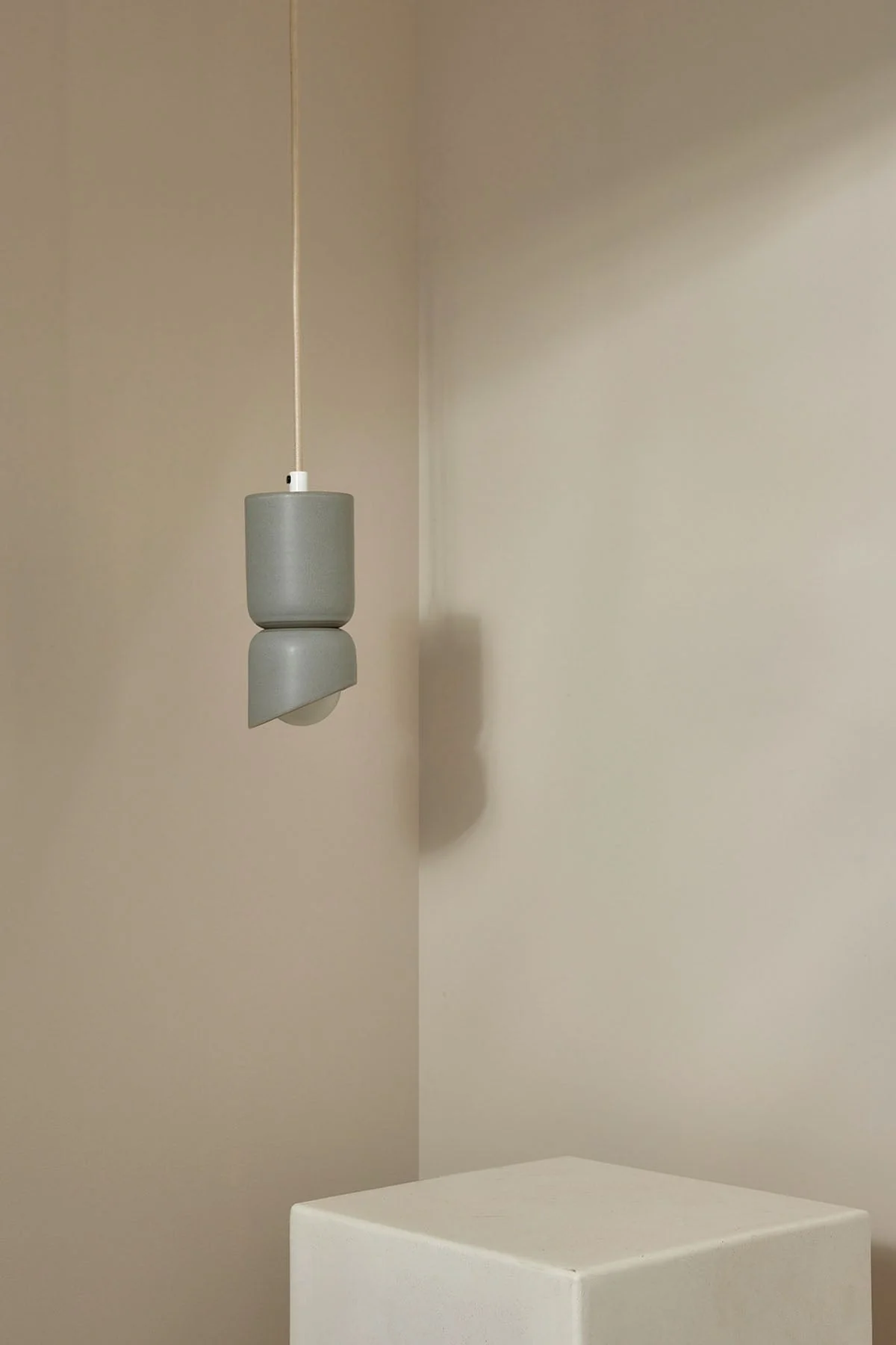 Terra 1.5 Pendant Light - Image 50