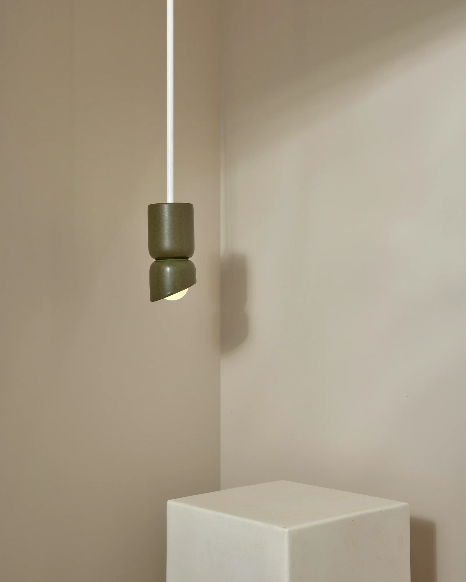 Terra 1.5 Pendant Light - Image 9