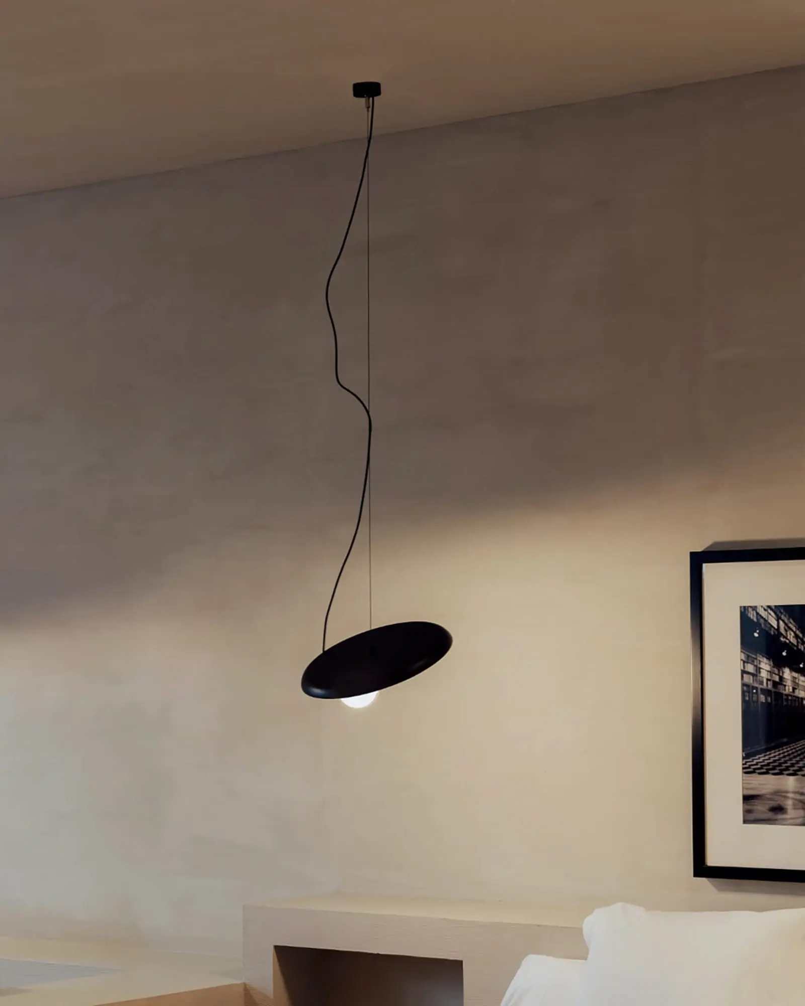 Wire Pendant Light - Image 4