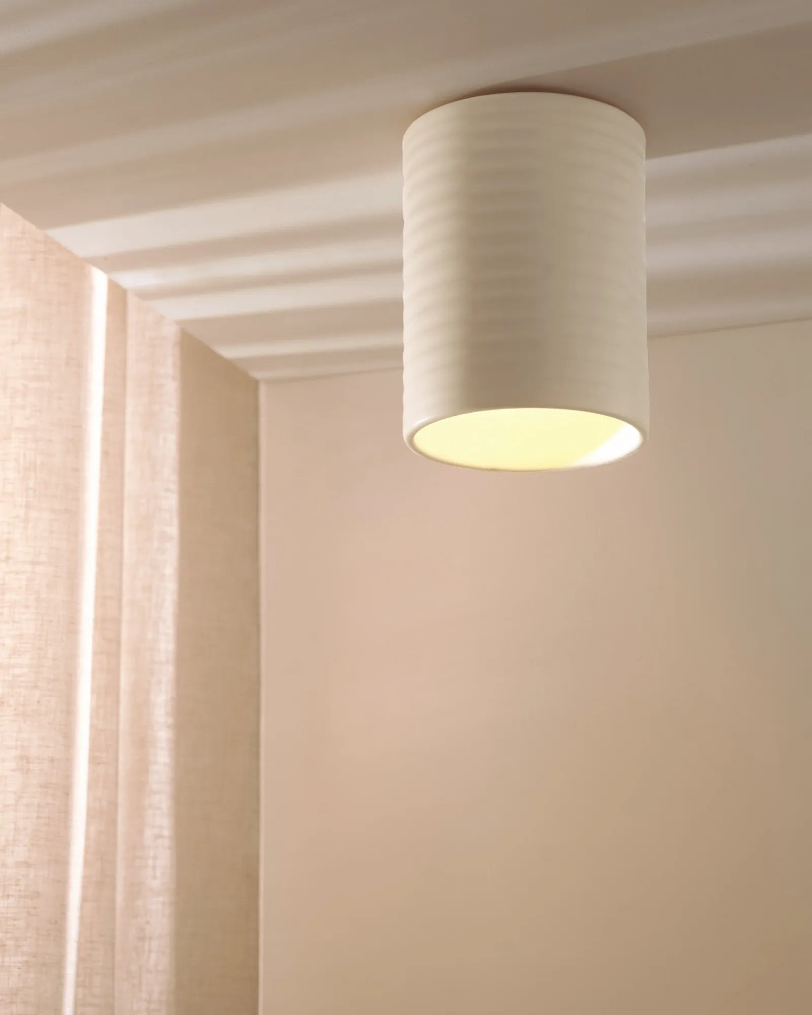 Wobbly Ceiling Light - Image 3