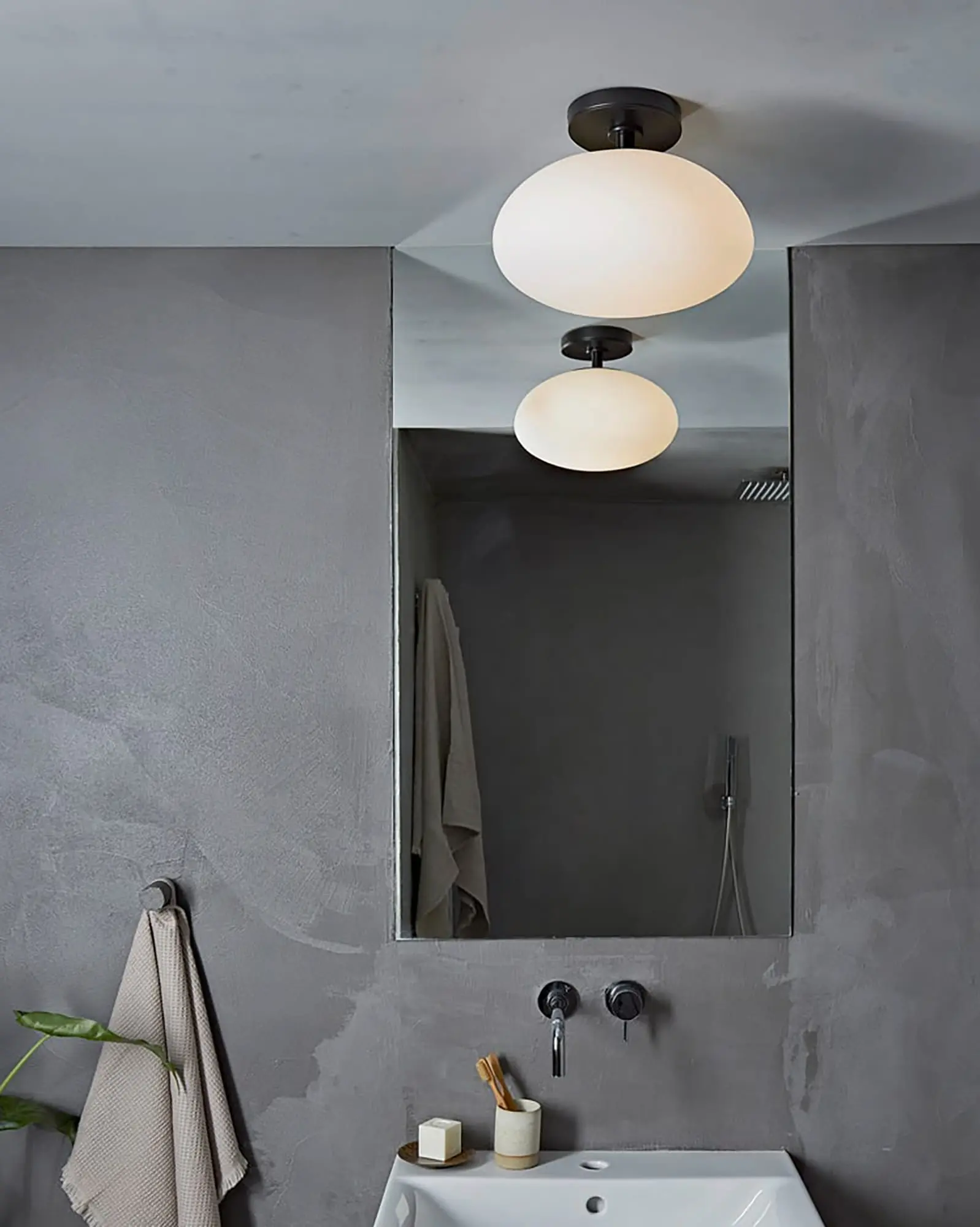 Zeppo Ceiling Light
