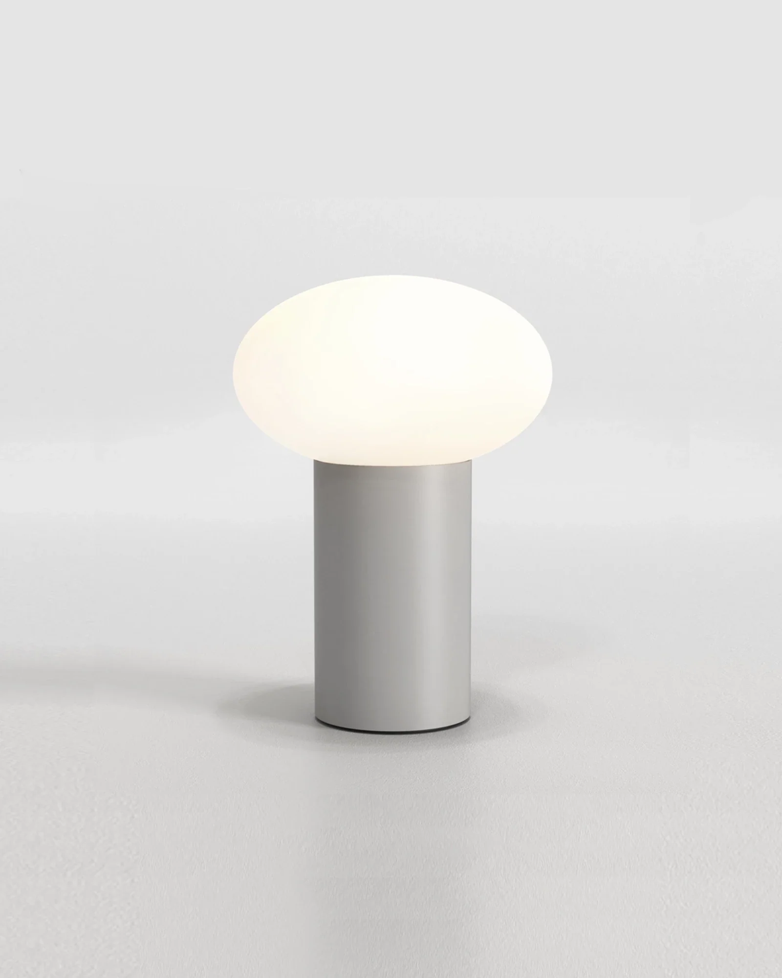 Zeppo Portable Table Lamp - Image 4